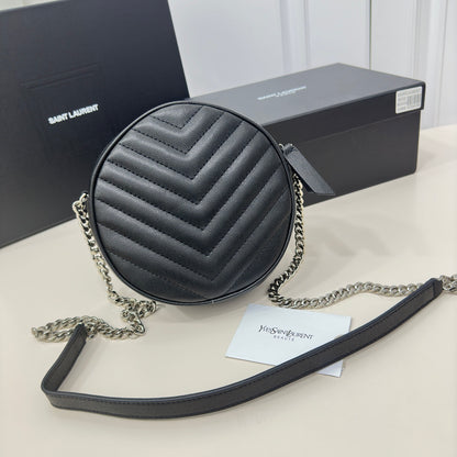 SAINT LAURENT Grain De Poudre Matelasse Chevron Quilted Round Vinyle Camera Bag - 1:1 HIGH END