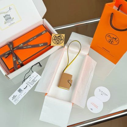 HERMÈS CARMEN NOTEBOOK CHARM – FULL SET – 1:1 HIGH END
