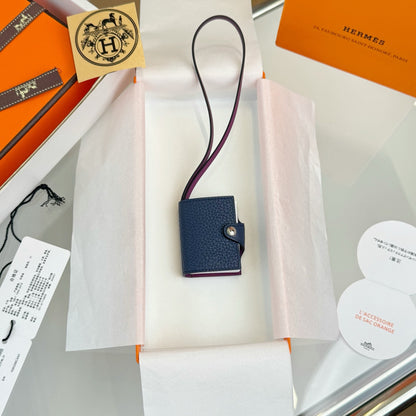 HERMÈS CARMEN NOTEBOOK CHARM – FULL SET – 1:1 HIGH END