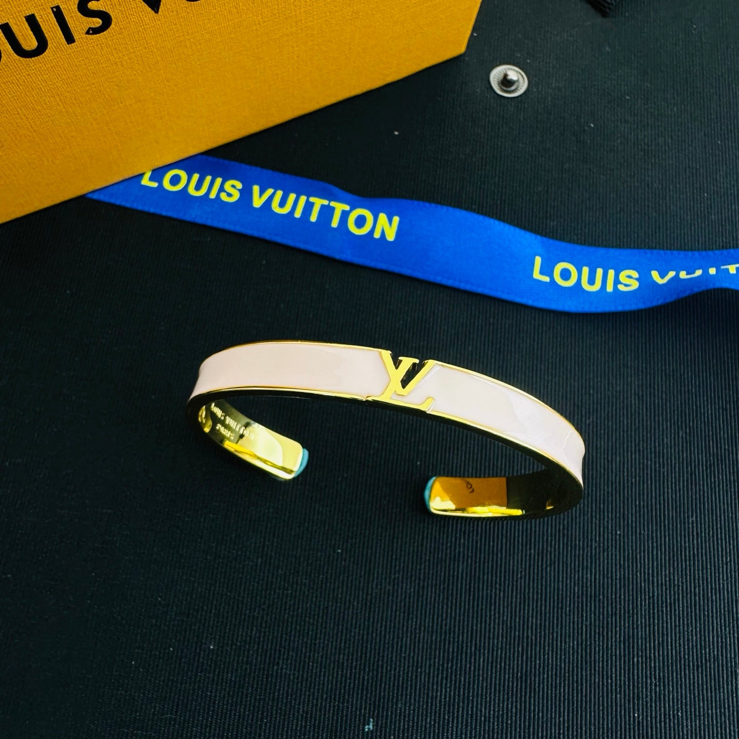 LOUIS VUITTON LV ICONIC ENAMEL BRACELET – Full Set - 1:1 HIGH END