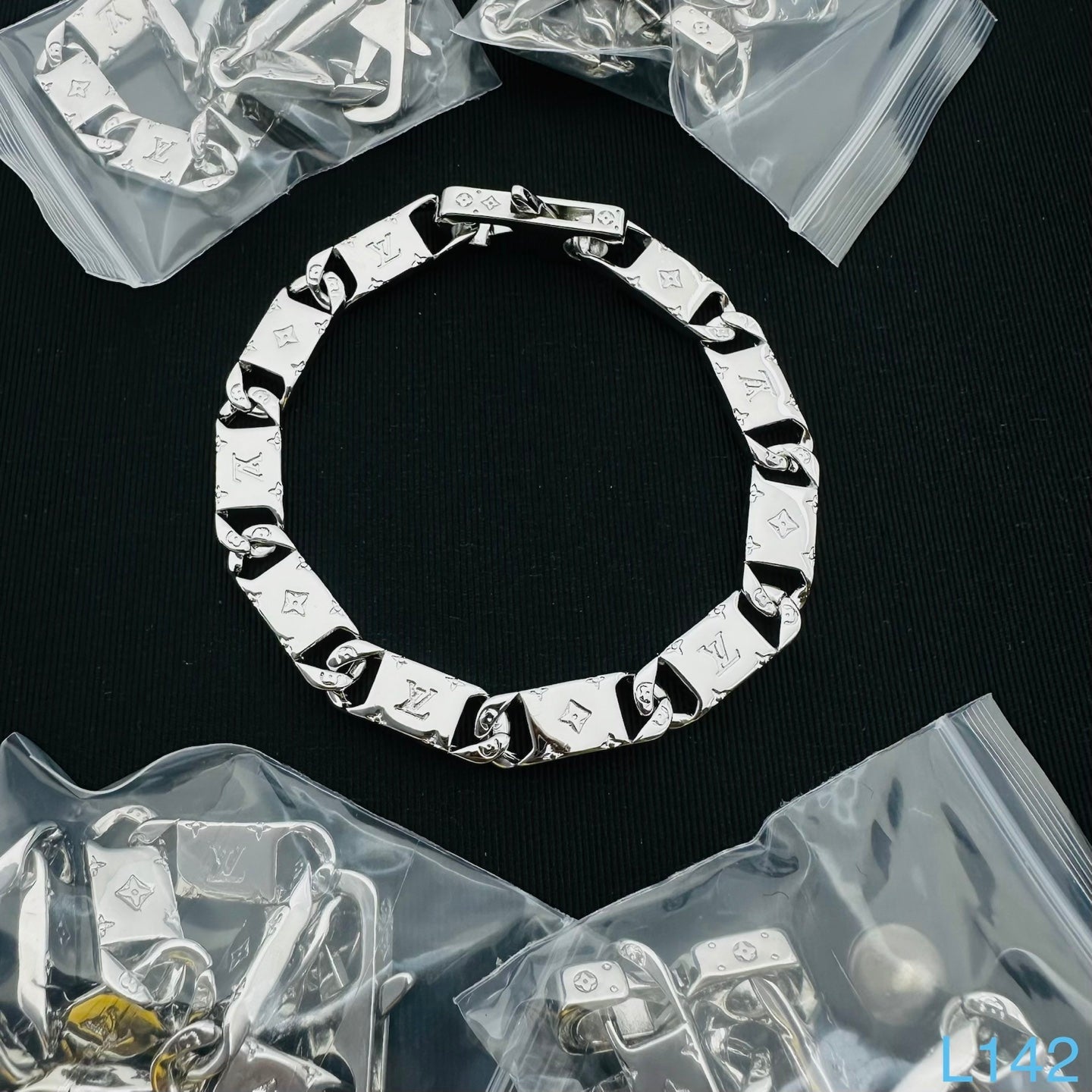 LOUIS VUITTON CHAIN LINKS BRACELET – FULL SET – 1:1 HIGH END