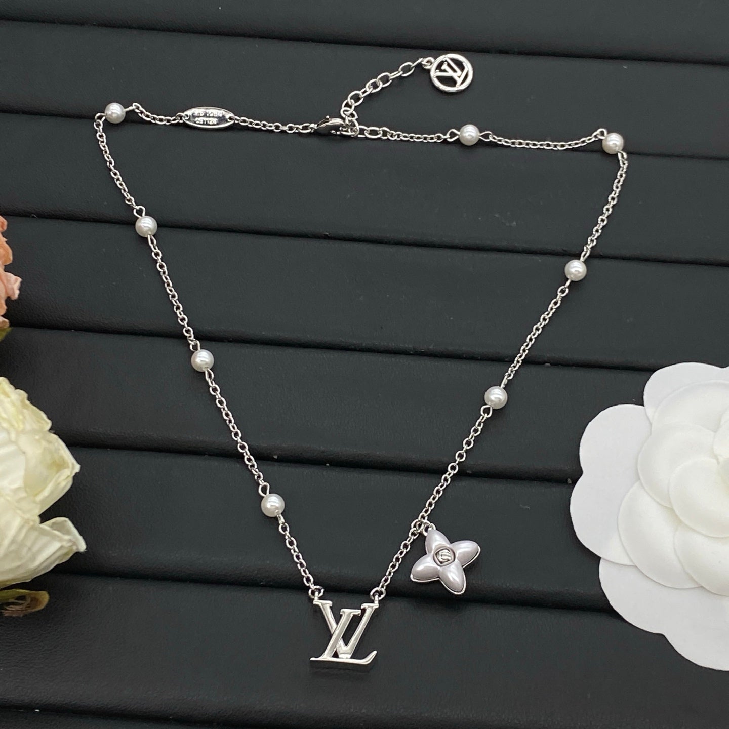 LOUIS VUITTON COLOR BLOSSOM PEARL NECKLACE & BRACELET SET – FULL SET – 1:1 HIGH END