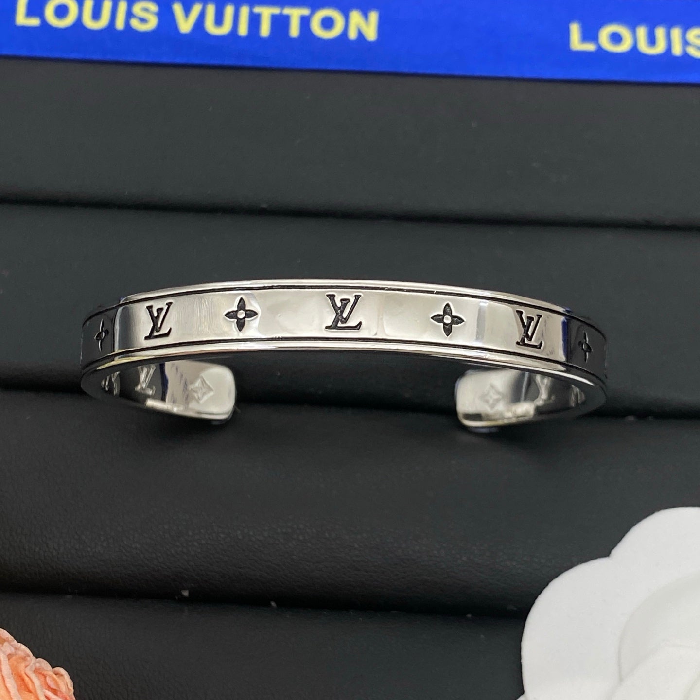 LOUIS VUITTON LV SPIKE – Full Set - 1:1 HIGH END