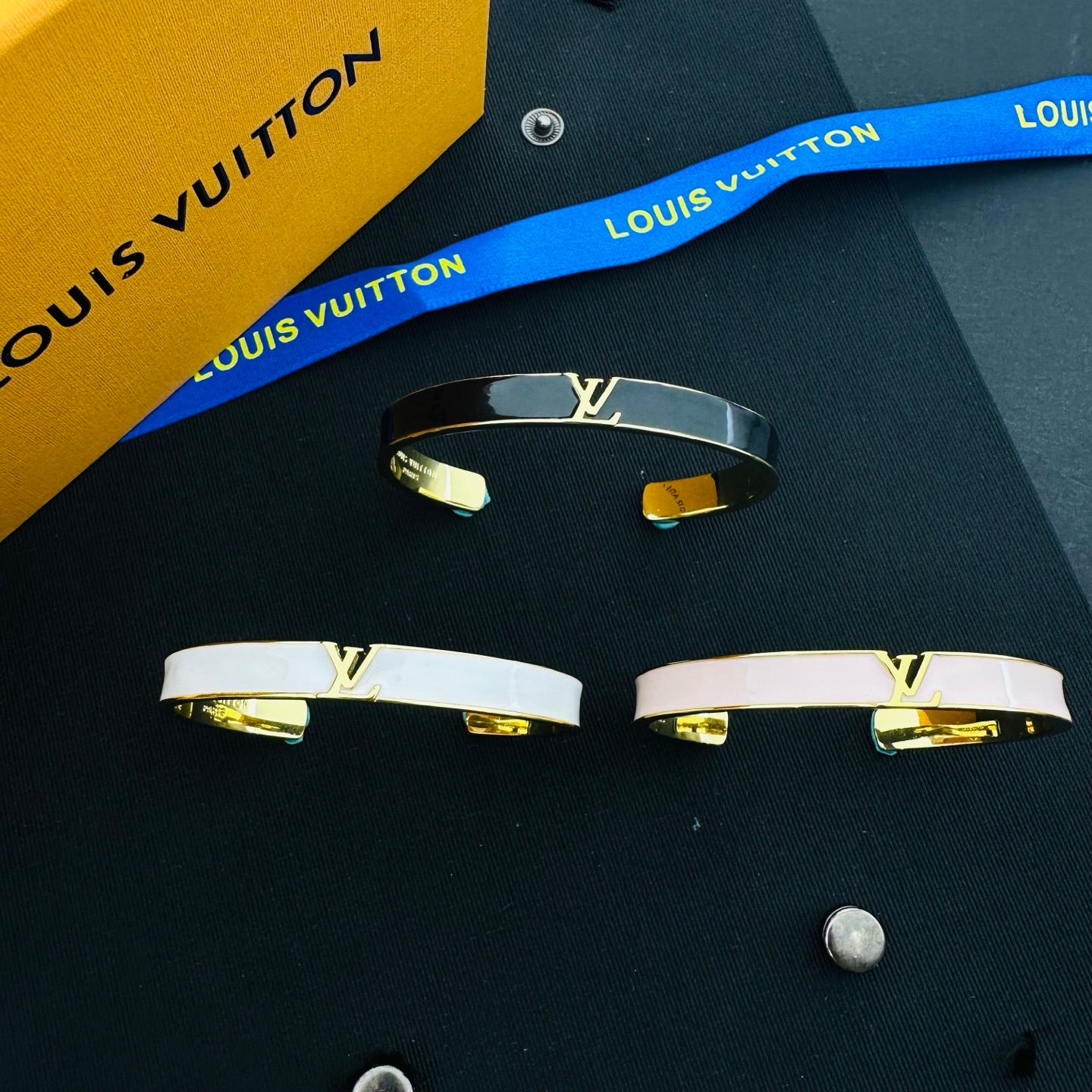 LOUIS VUITTON LV ICONIC ENAMEL BRACELET – Full Set - 1:1 HIGH END