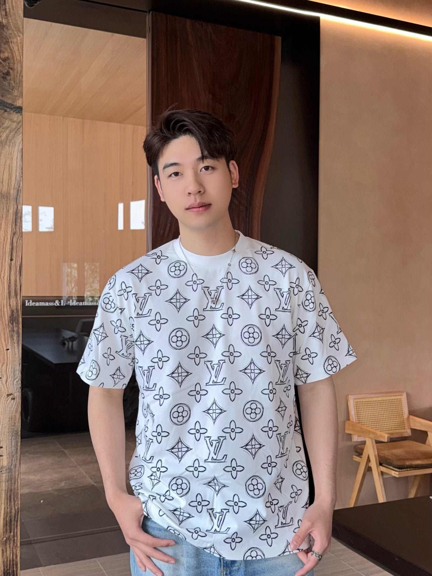 LOUIS VUITTON T-SHIRT - SUPER CLONE