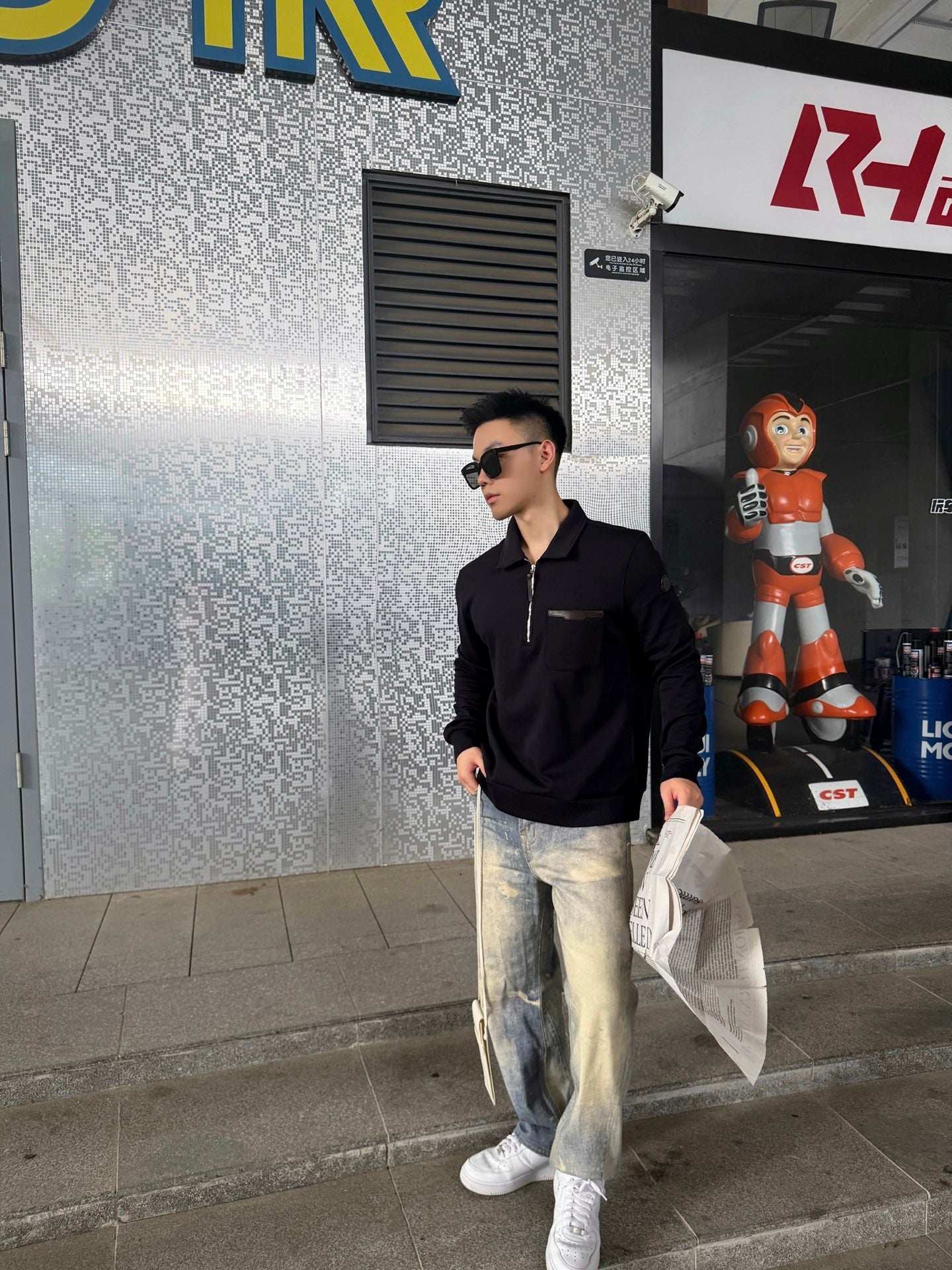 MONCLER LEATHER LOGO HALF-ZIP SWEATSHIRT– 1:1 HIGH END