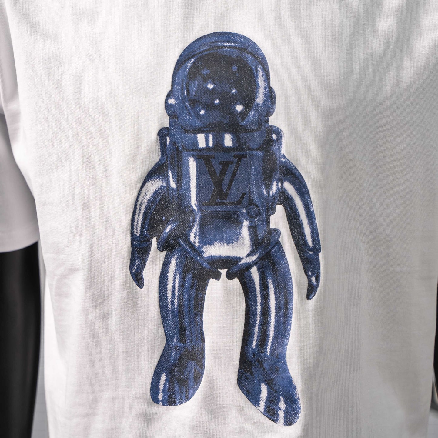 LOUIS VUITTON TRAVELLER ROBOT T-SHIRT – 1:1 HIGH END