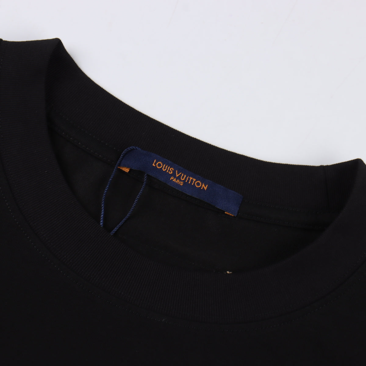 LOUIS VUITTON T-SHIRT - SUPER CLONE