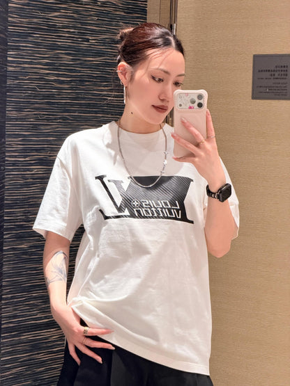 LOUIS VUITTON T-SHIRT - SUPER CLONE