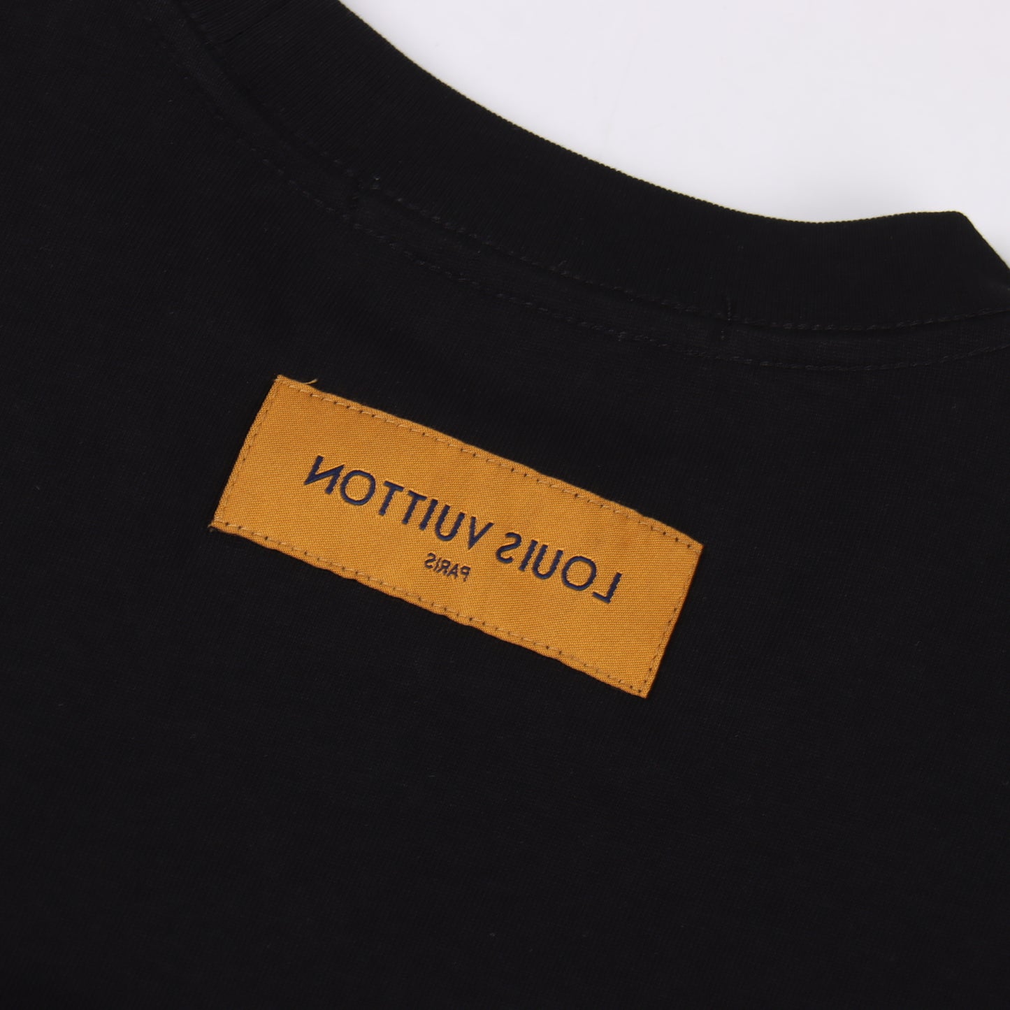 LOUIS VUITTON T-SHIRT - SUPER CLONE