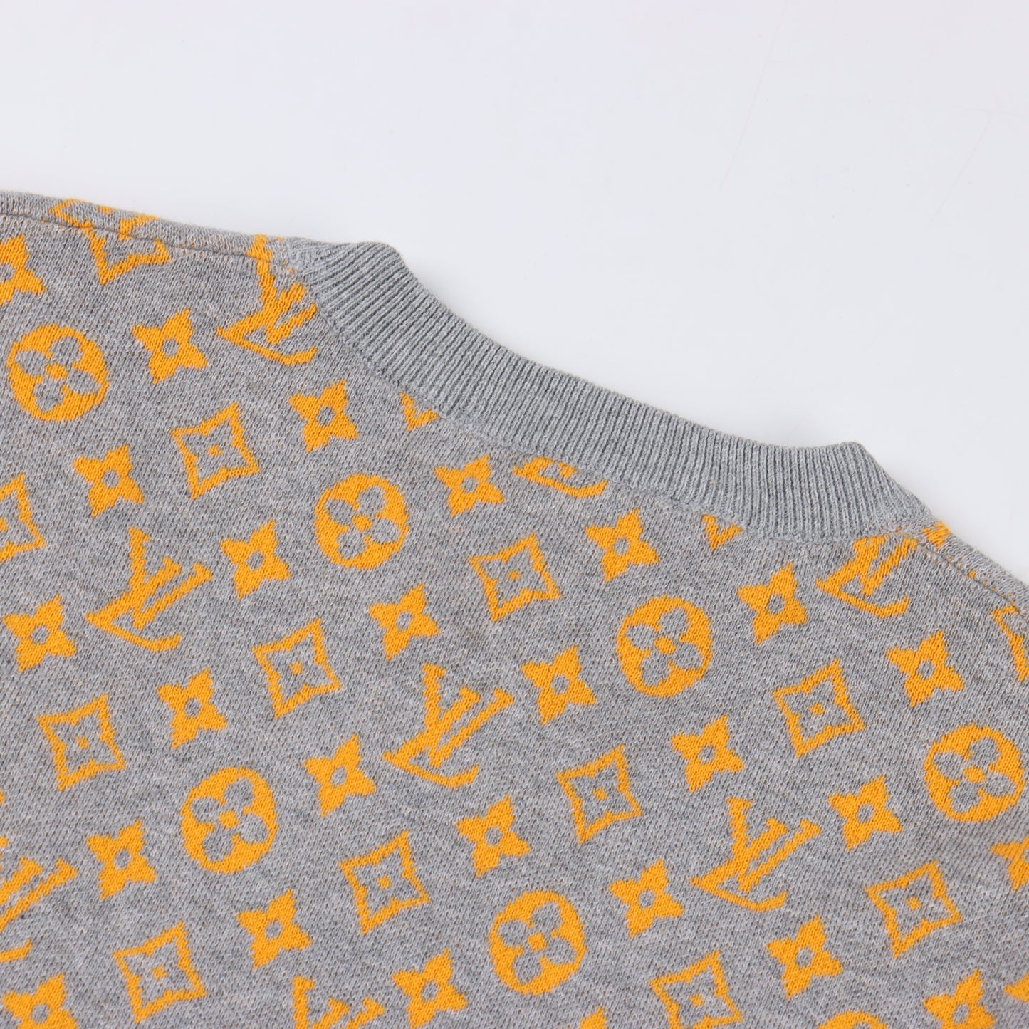 LOUIS VUITTON T-SHIRT - SUPER CLONE