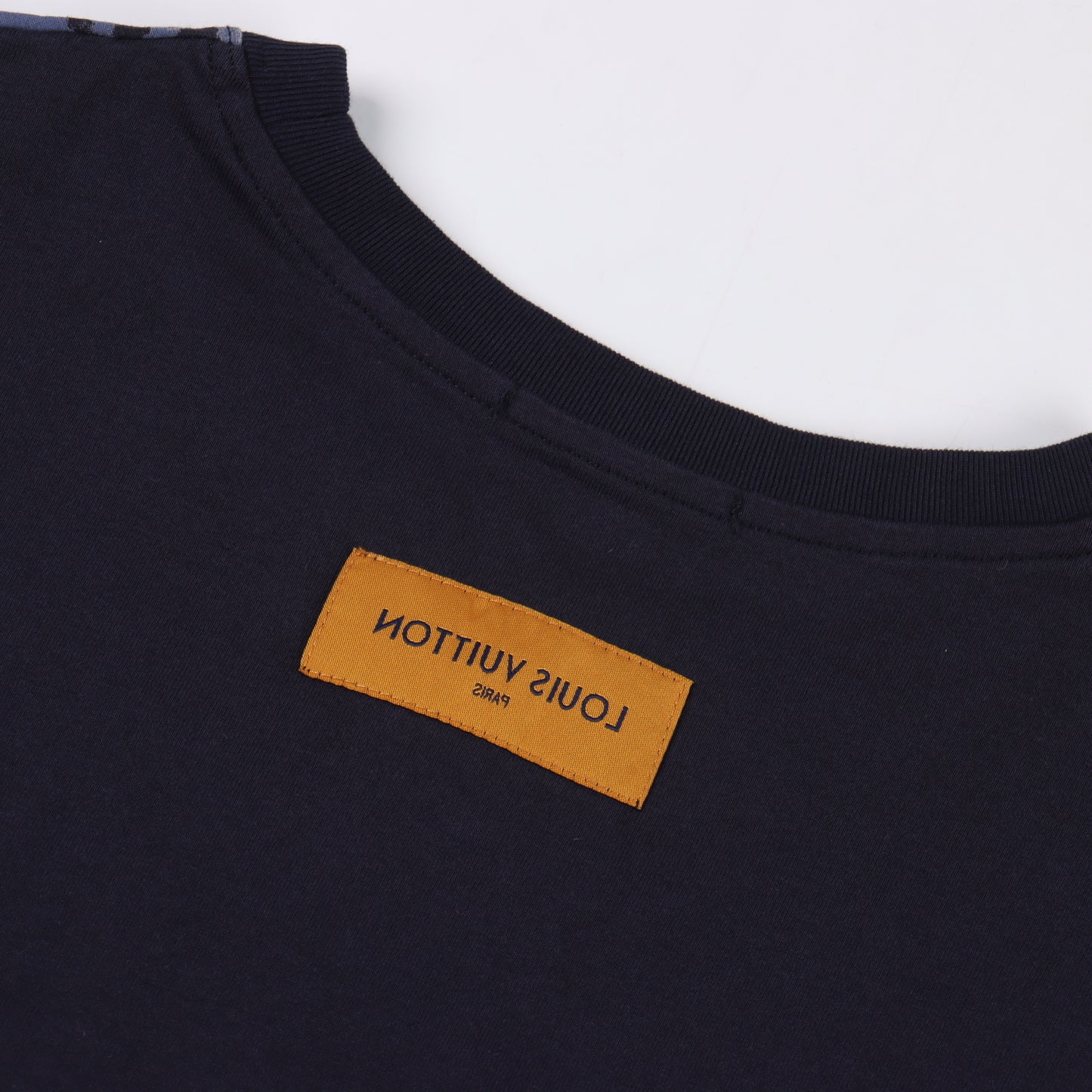 LOUIS VUITTON T-SHIRT - SUPER CLONE