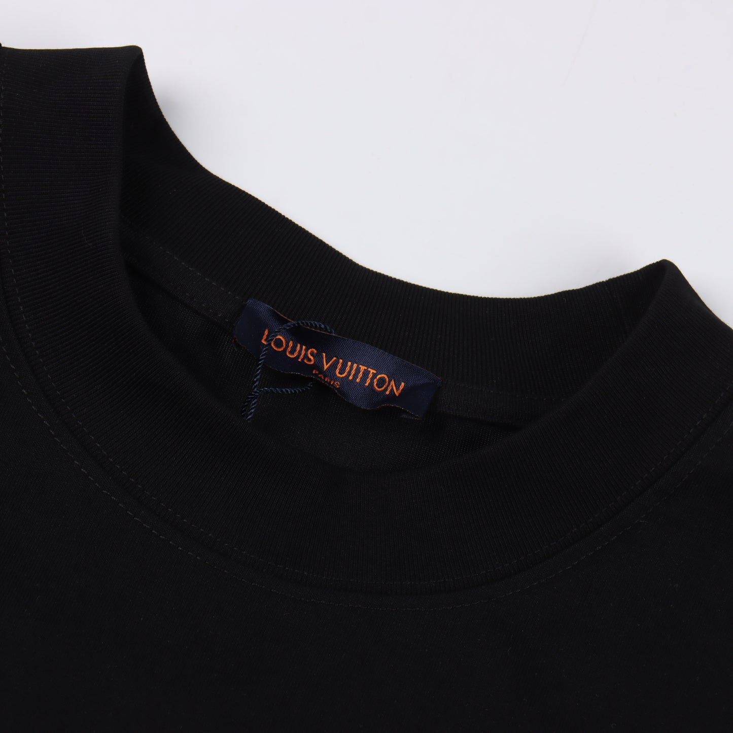 LOUIS VUITTON T-SHIRT - SUPER CLONE