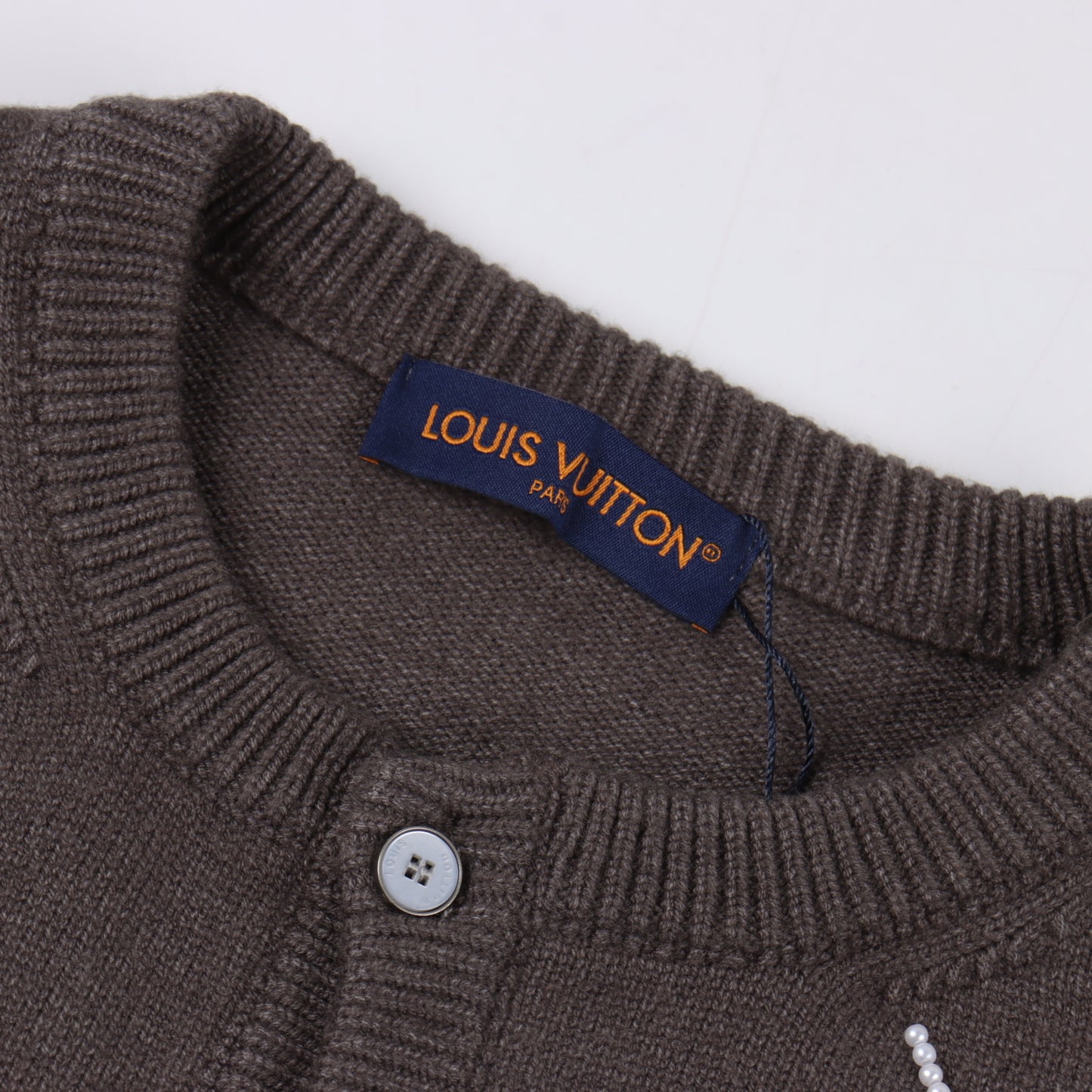 LOUIS VUITTON SLEEVED - SUPER CLONE