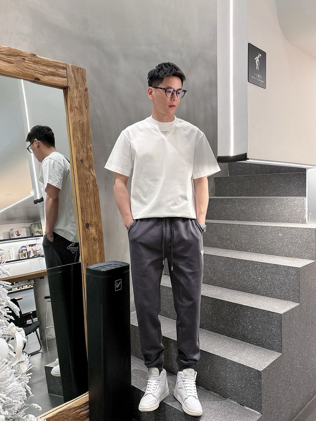 PRADA 2025SS INVERTED TRIANGLE CONTRAST POCKET TRACK PANTS – 1:1 HIGH END