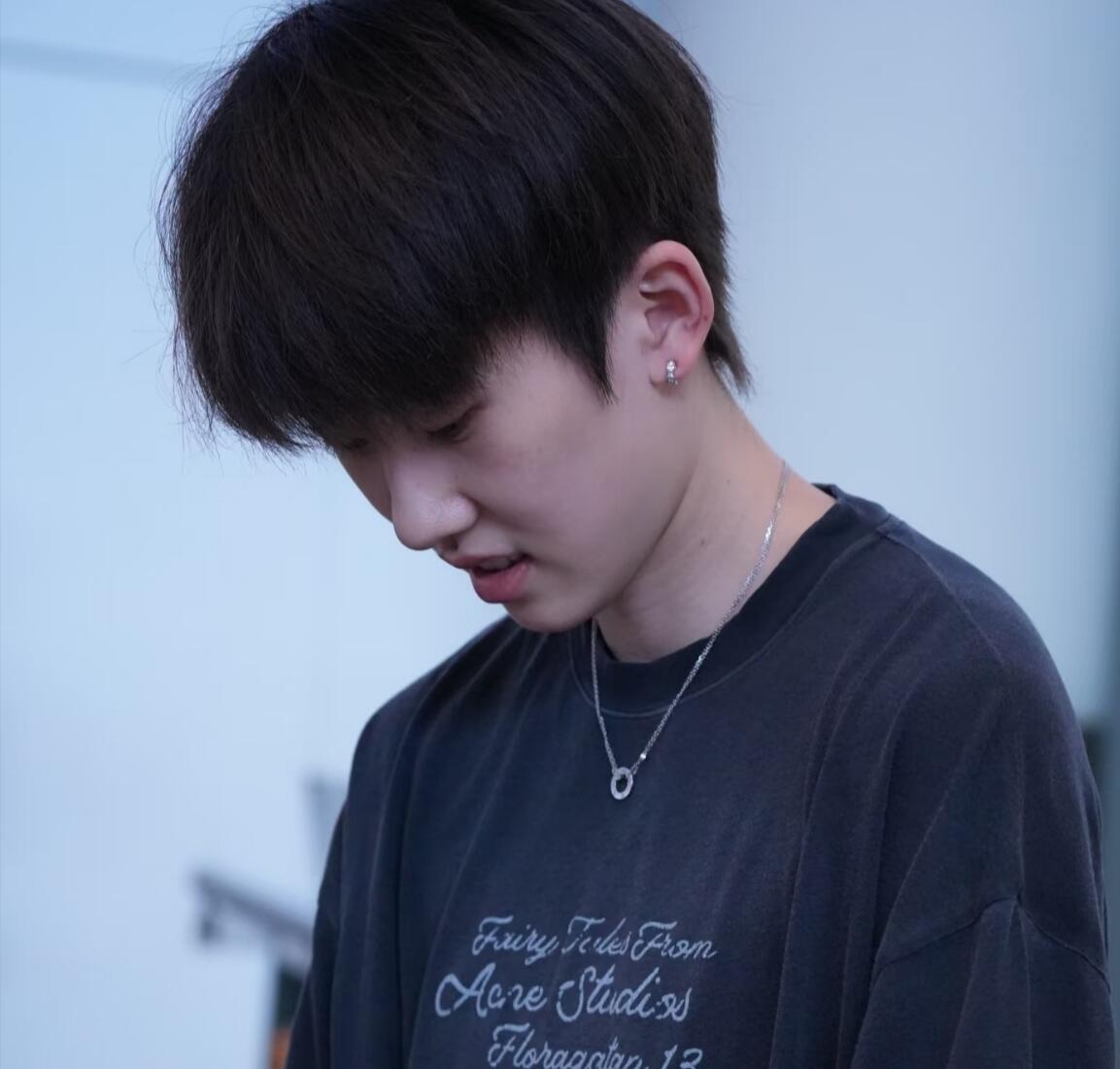 ACNE STUDIOS T-SHIRT - SUPER CLONE