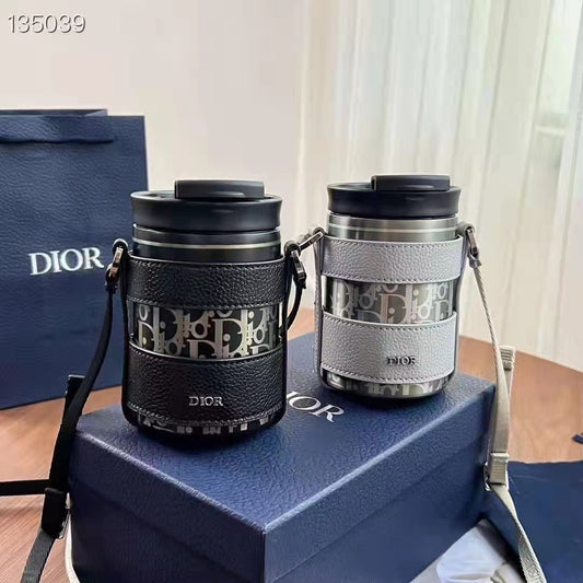 Dior Bottle 300ML (2 Farben) – mit Box - HIGH QUALITY