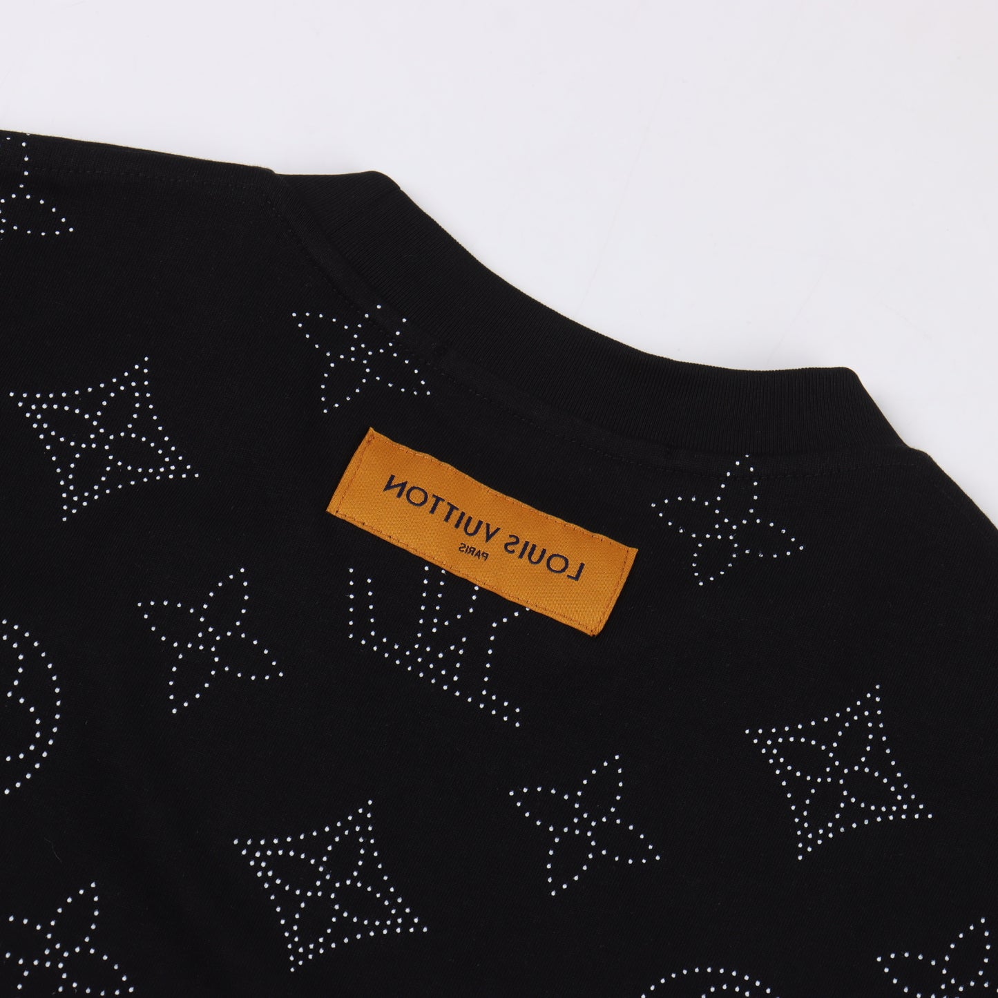 LOUIS VUITTON T-SHIRT - SUPER CLONE