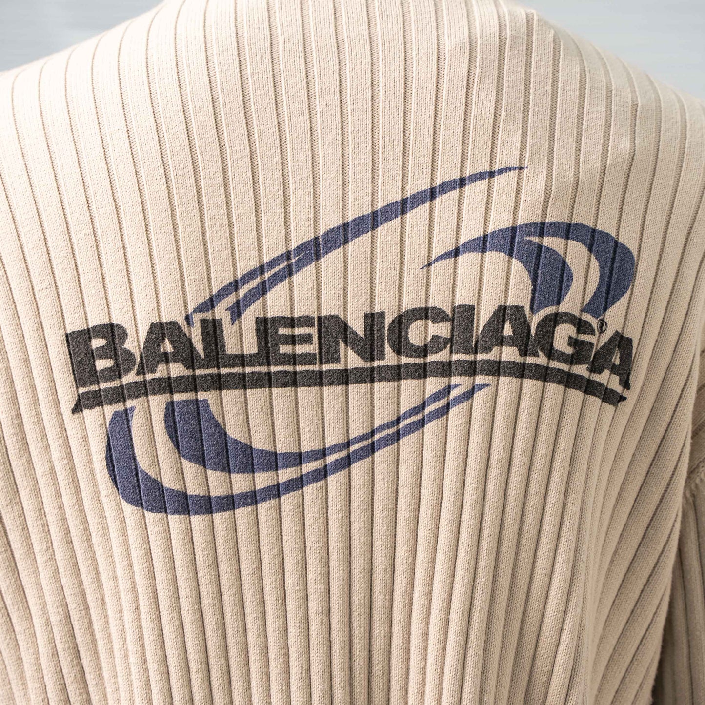 BALENCIAGA 26FW BLCG WAVE LOGO HALF-ZIP KNIT SWEATER – 1:1 HIGH END