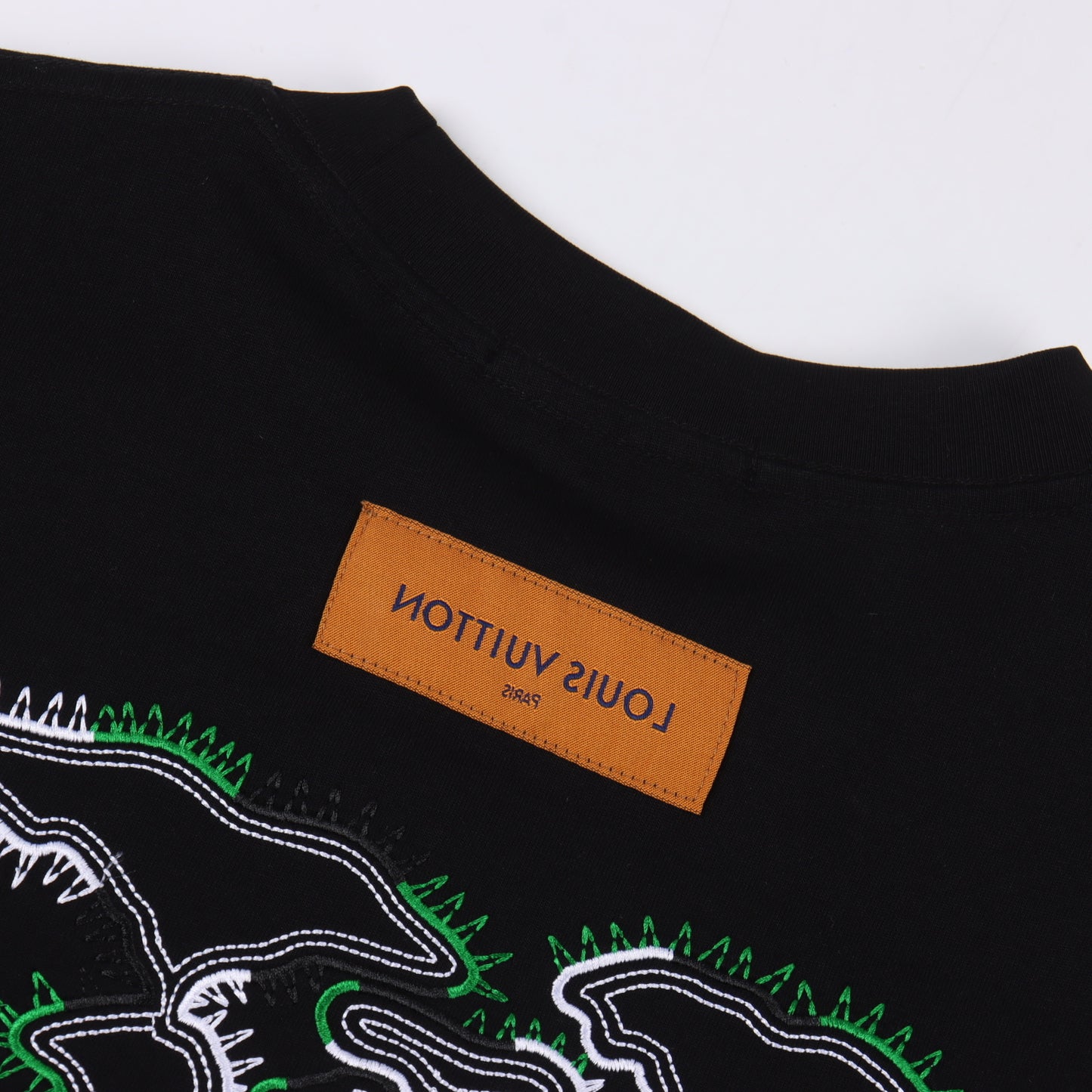 LOUIS VUITTON T-SHIRT - SUPER CLONE