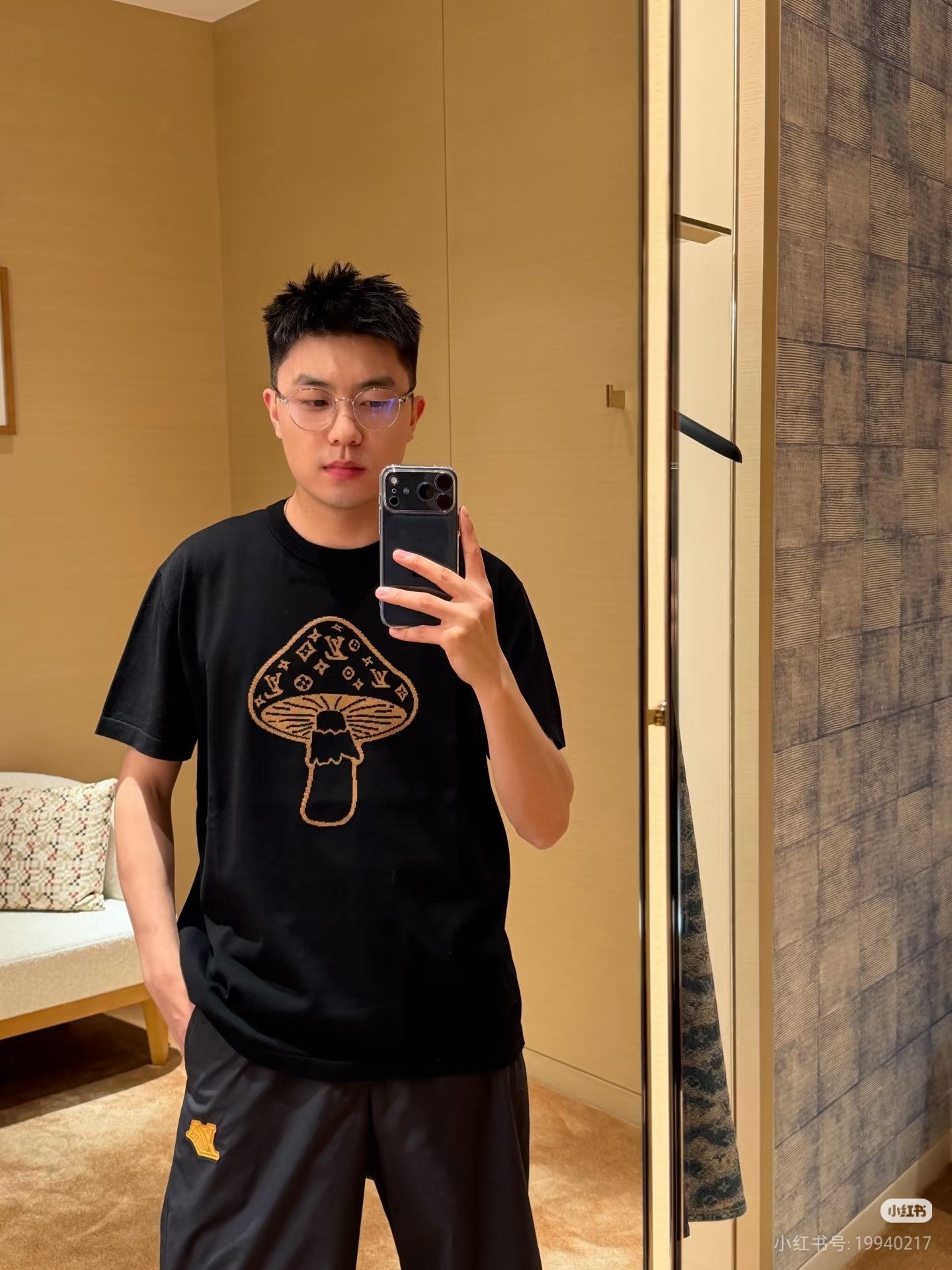 LOUIS VUITTON T-SHIRT - SUPER CLONE