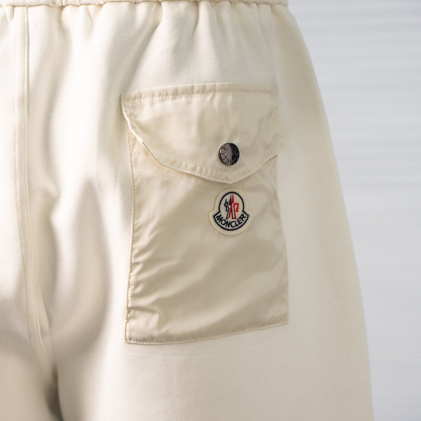 MONCLER EMBROIDERED LOGO SWEAT SHORTS – 1:1 HIGH END