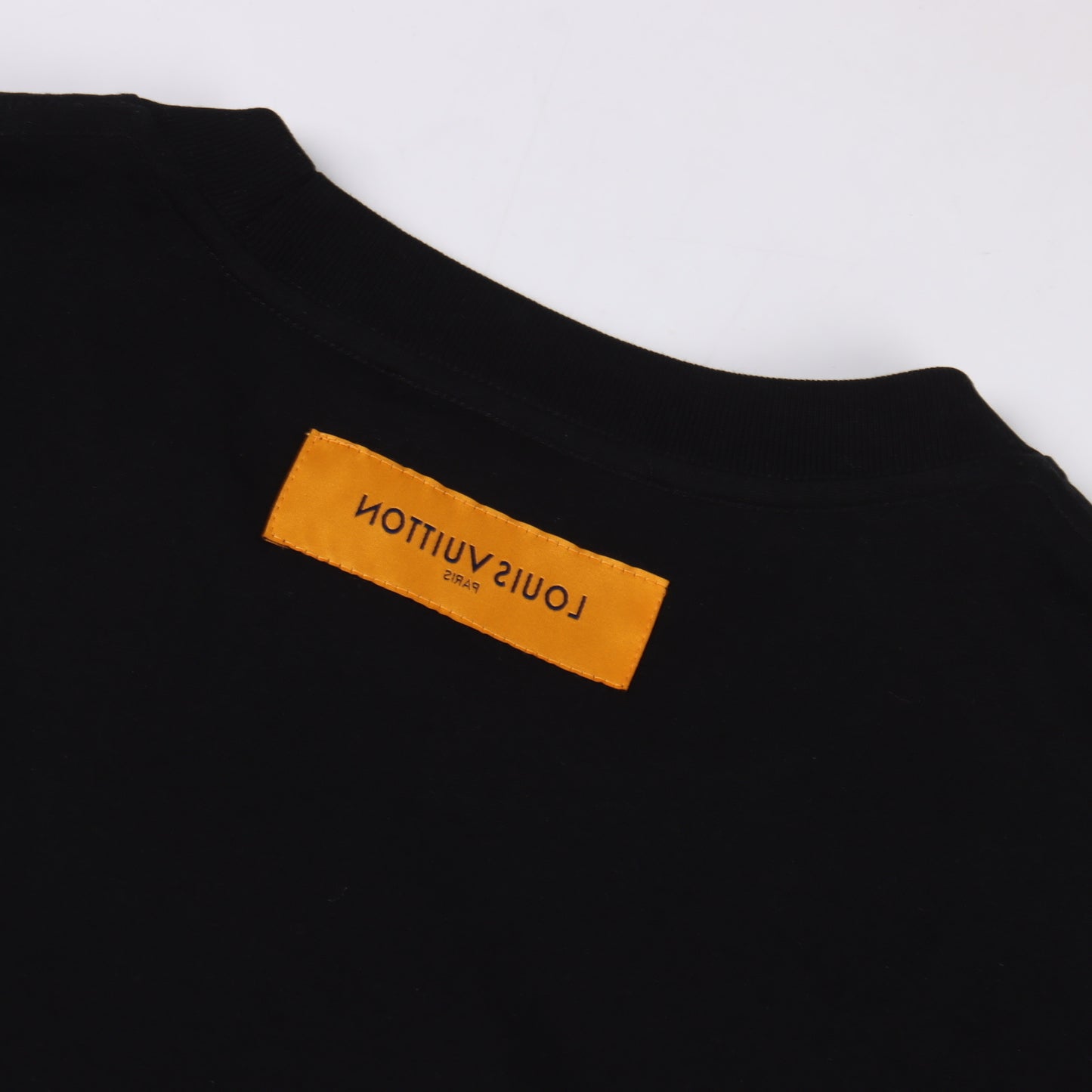 LOUIS VUITTON T-SHIRT - SUPER CLONE