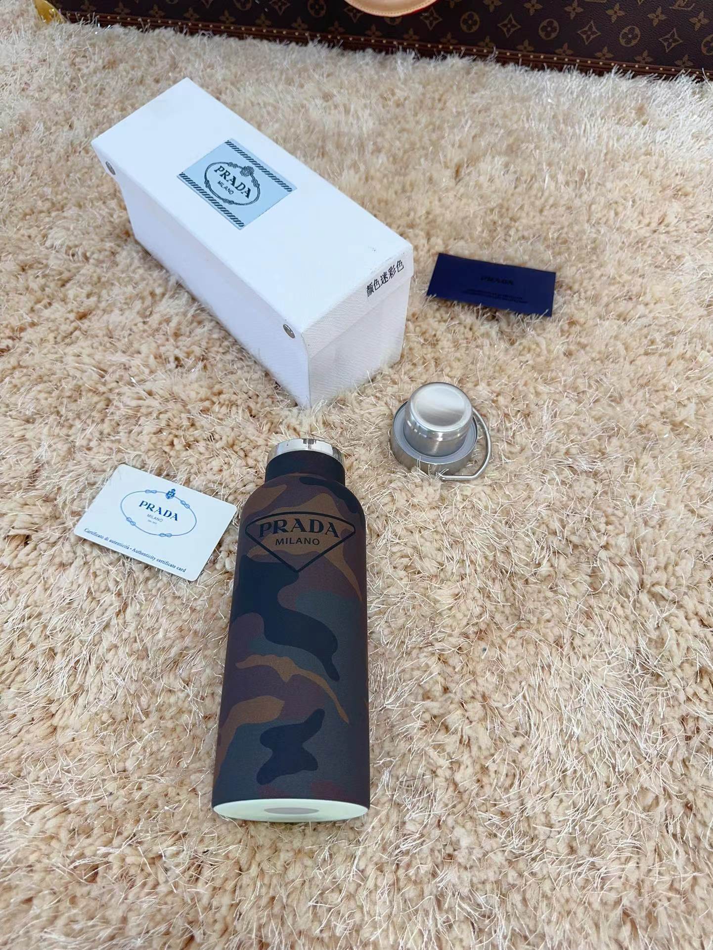 PRADA Bottle 500ML (6 Farben) – mit Box - HIGH QUALITY