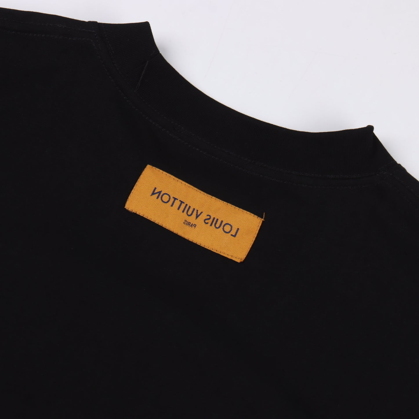 LOUIS VUITTON T-SHIRT - SUPER CLONE