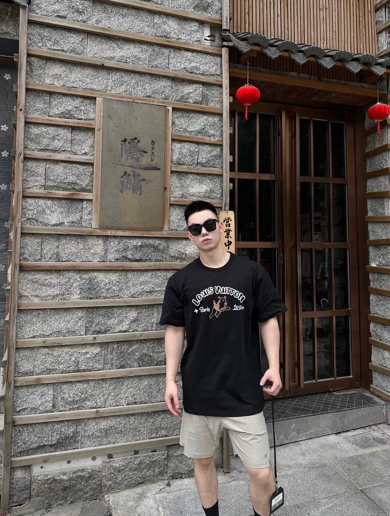 LOUIS VUITTON T-SHIRT - SUPER CLONE