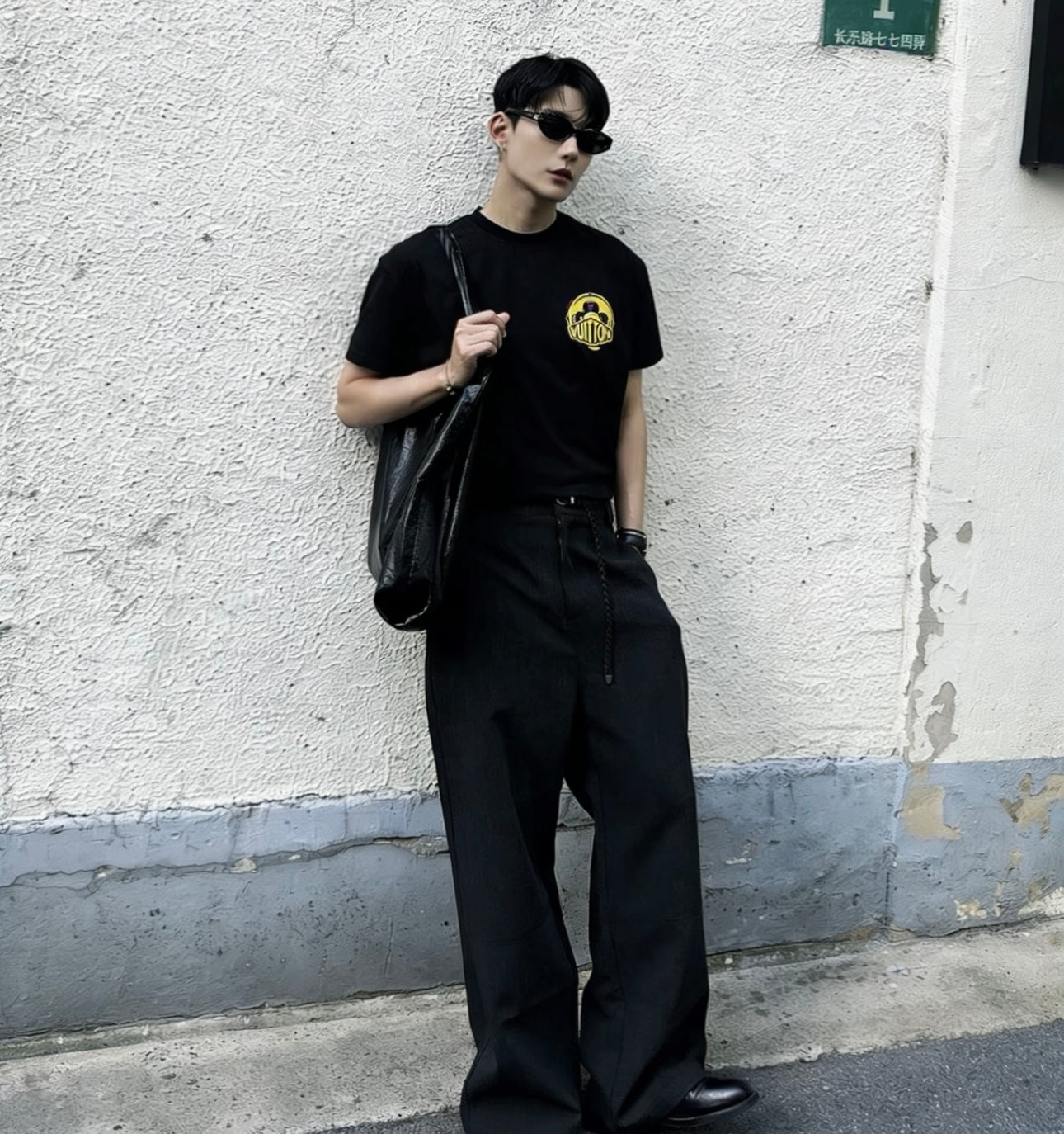LOUIS VUITTON T-SHIRT - SUPER CLONE