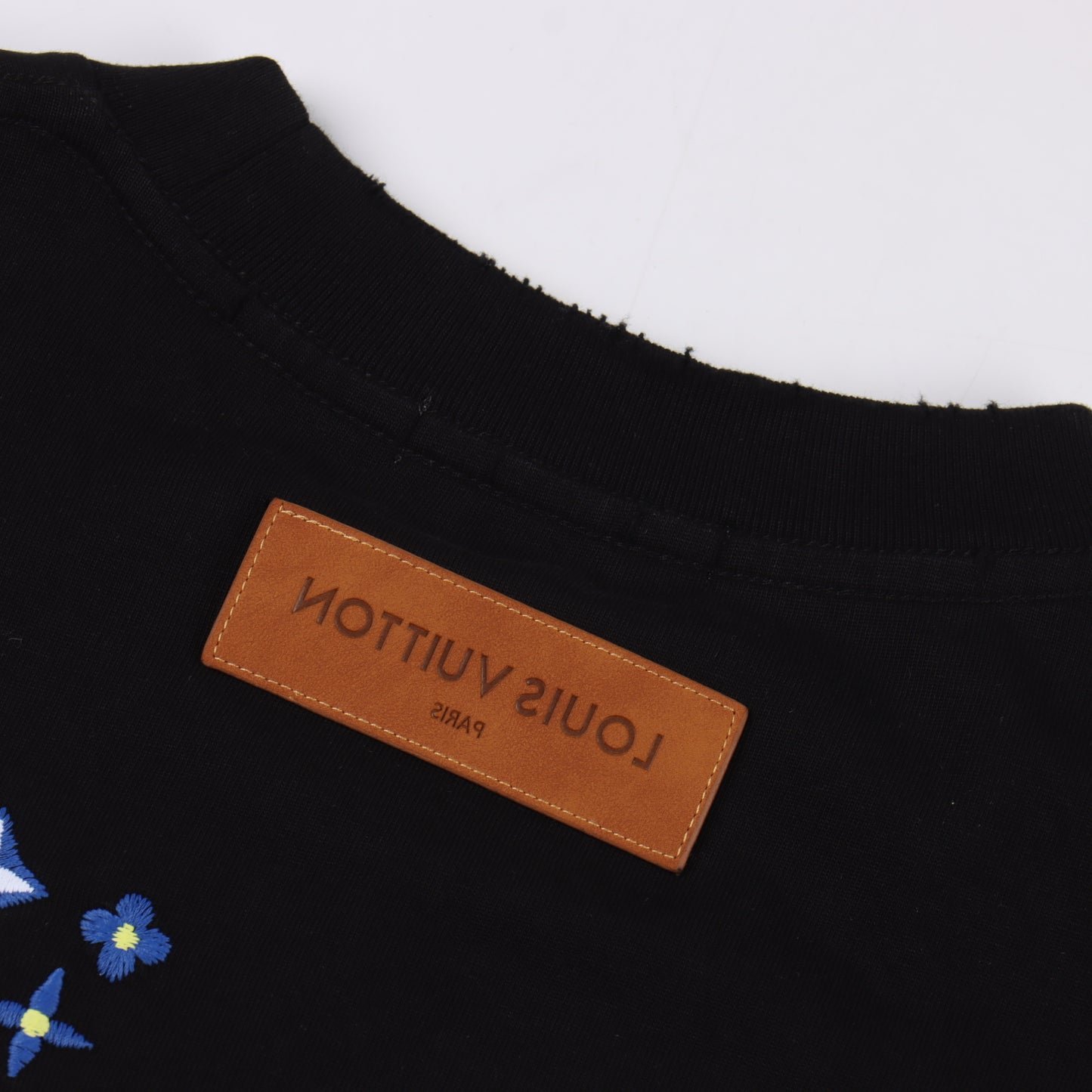 LOUIS VUITTON T-SHIRT - SUPER CLONE
