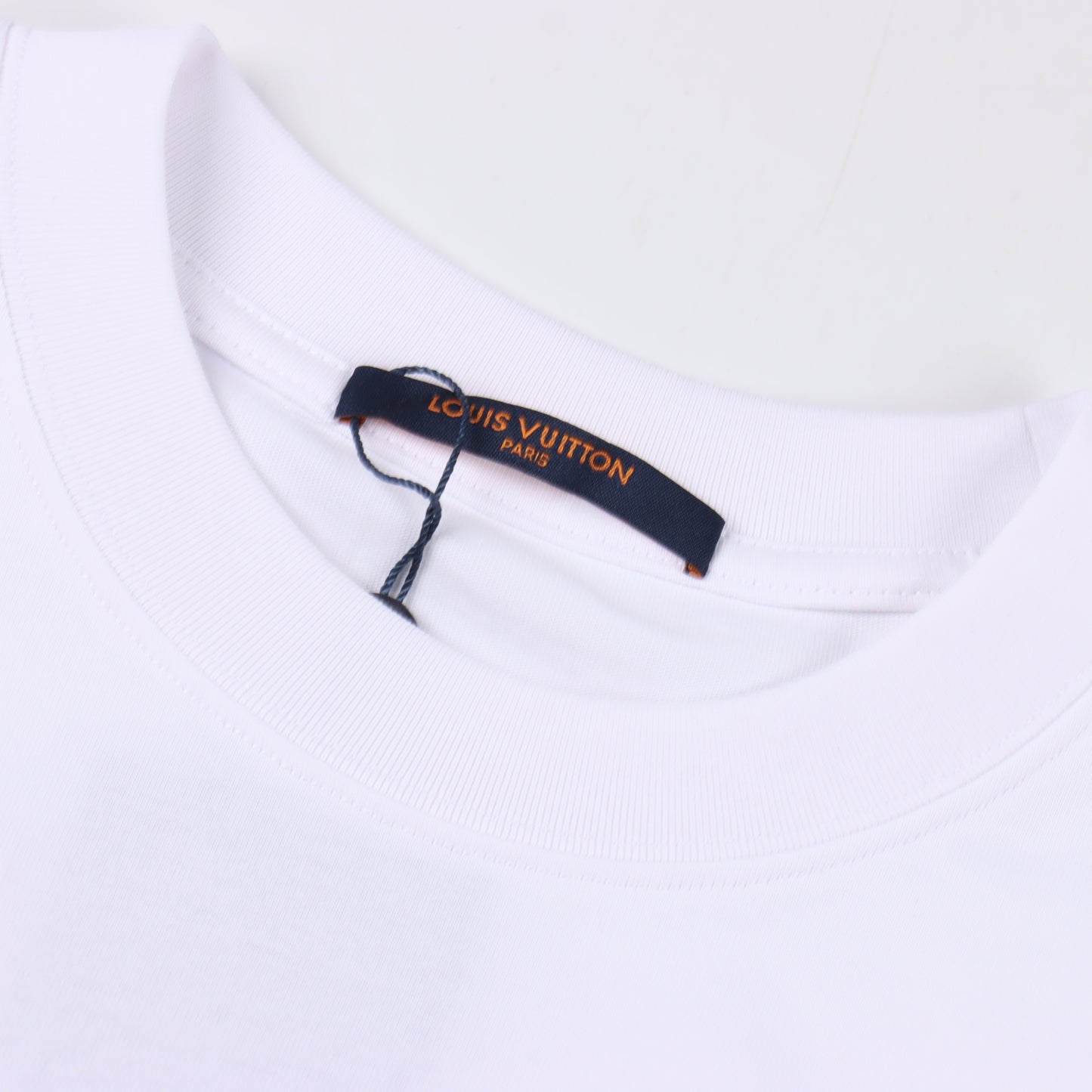 LOUIS VUITTON T-SHIRT - SUPER CLONE