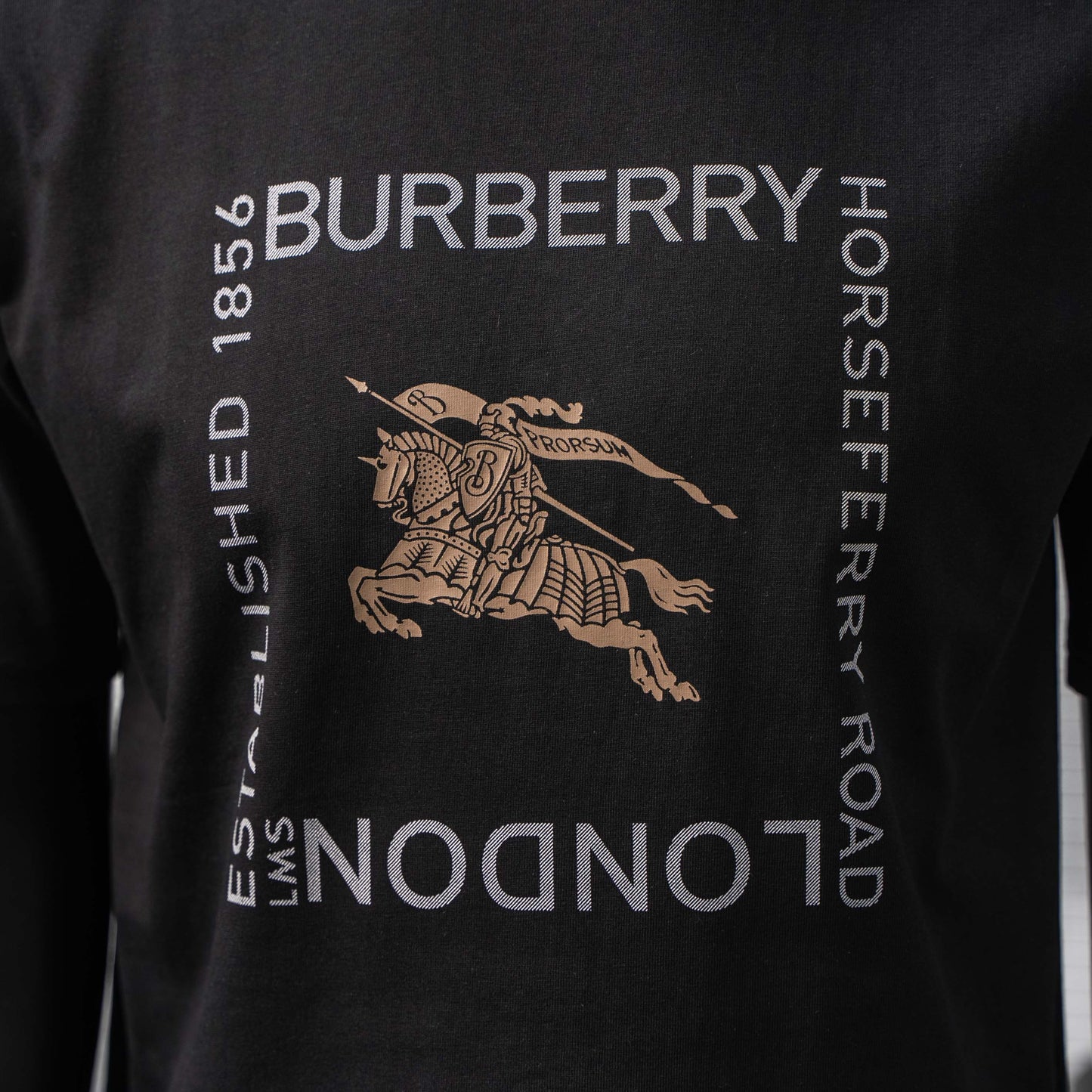BURBERRY PRORSUM HORSEFERRY LOGO T-SHIRT – 1:1 HIGH END