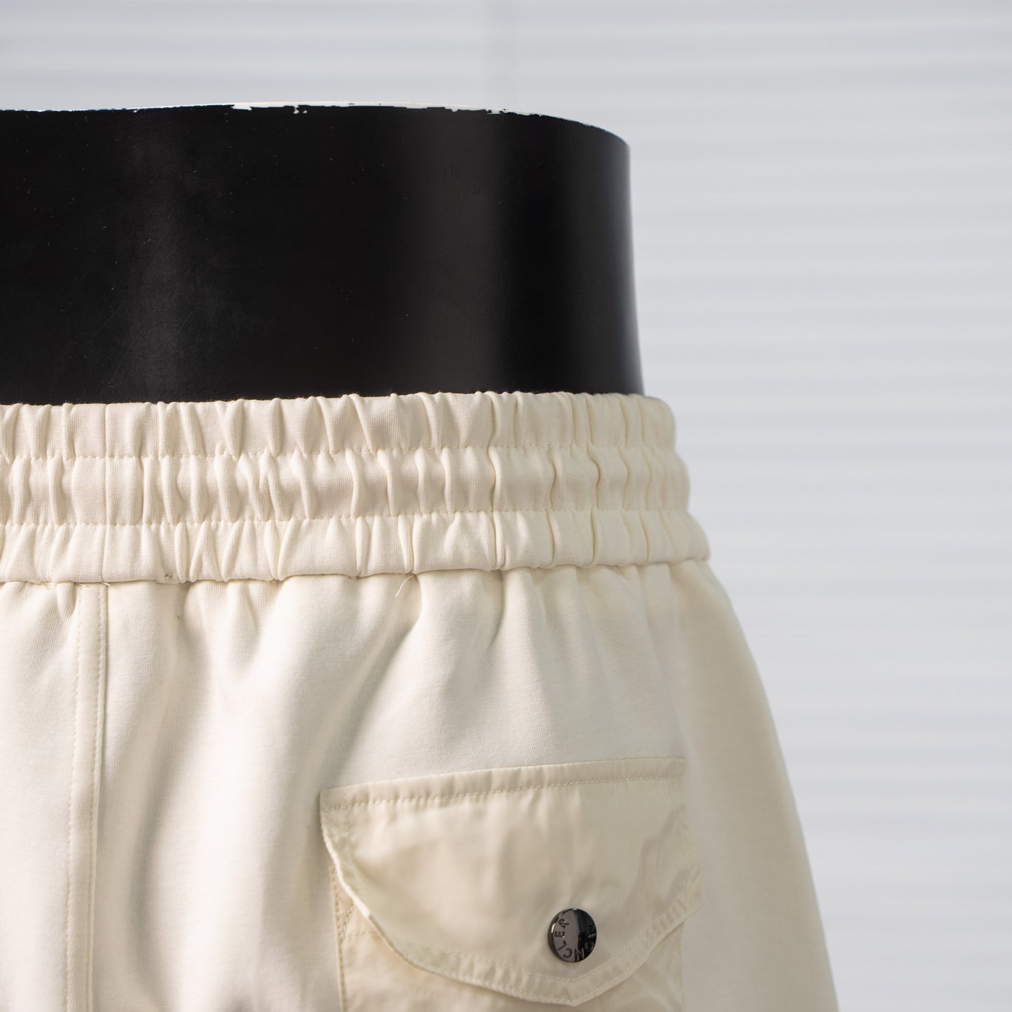 MONCLER EMBROIDERED LOGO SWEAT SHORTS – 1:1 HIGH END