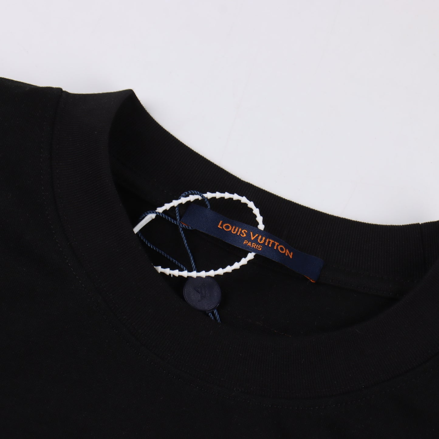 LOUIS VUITTON T-SHIRT - SUPER CLONE