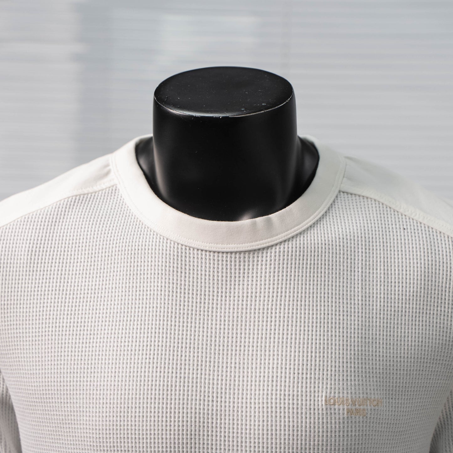 LOUIS VUITTON DAMIER EMBROIDERED LONG SLEEVE T-SHIRT – 1:1 HIGH END