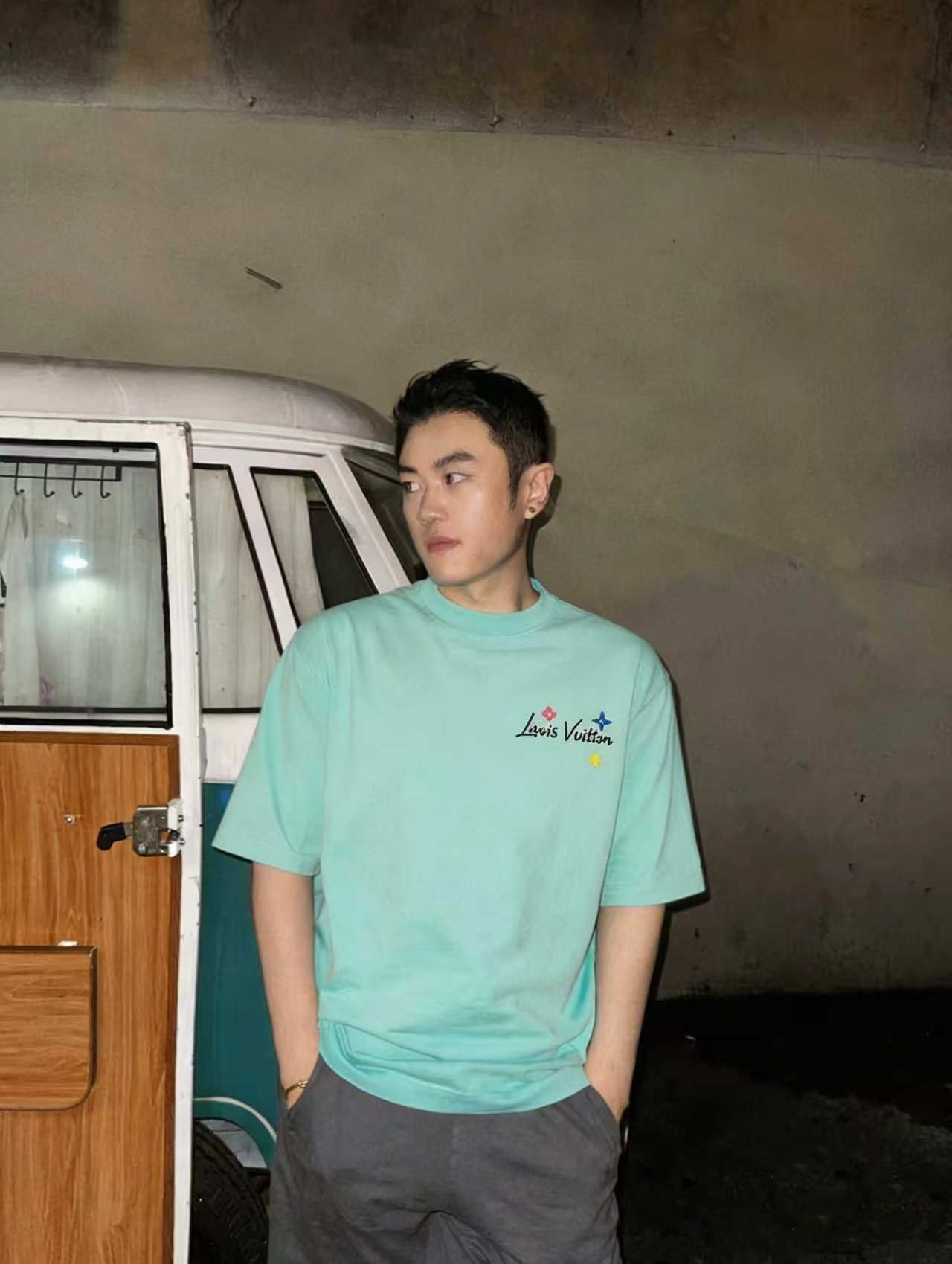 LOUIS VUITTON T-SHIRT - SUPER CLONE