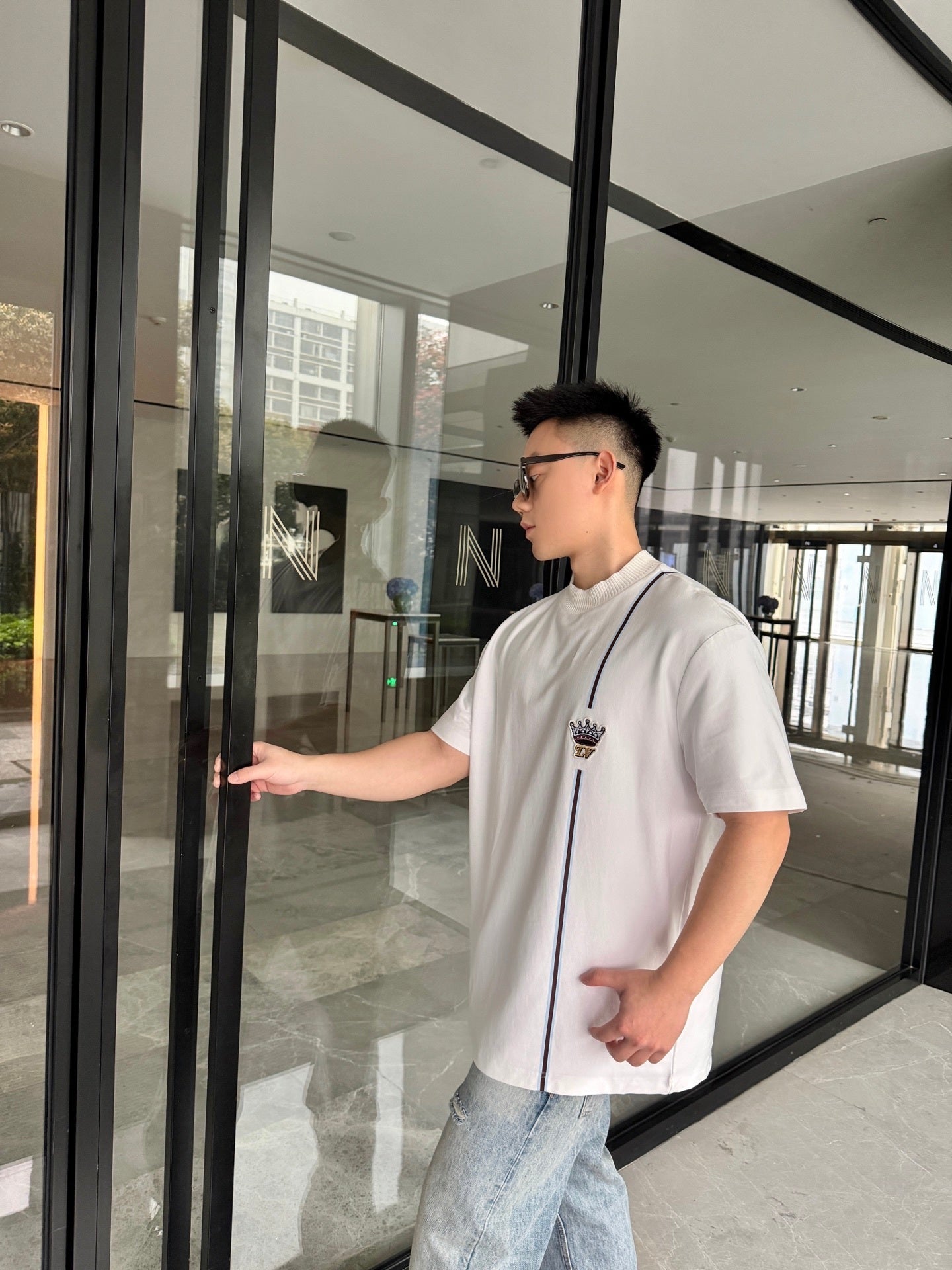 LOUIS VUITTON T-SHIRT - SUPER CLONE