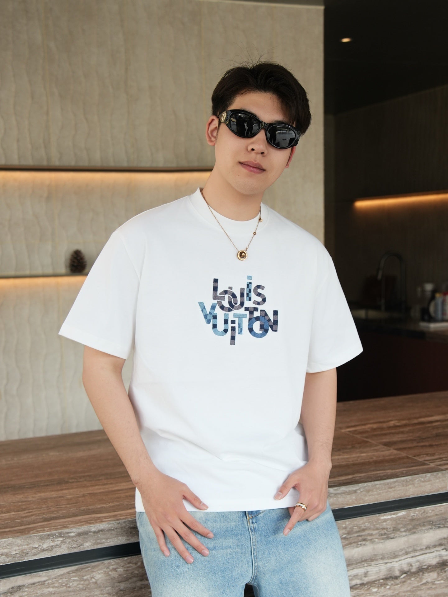 LOUIS VUITTON T-SHIRT - SUPER CLONE