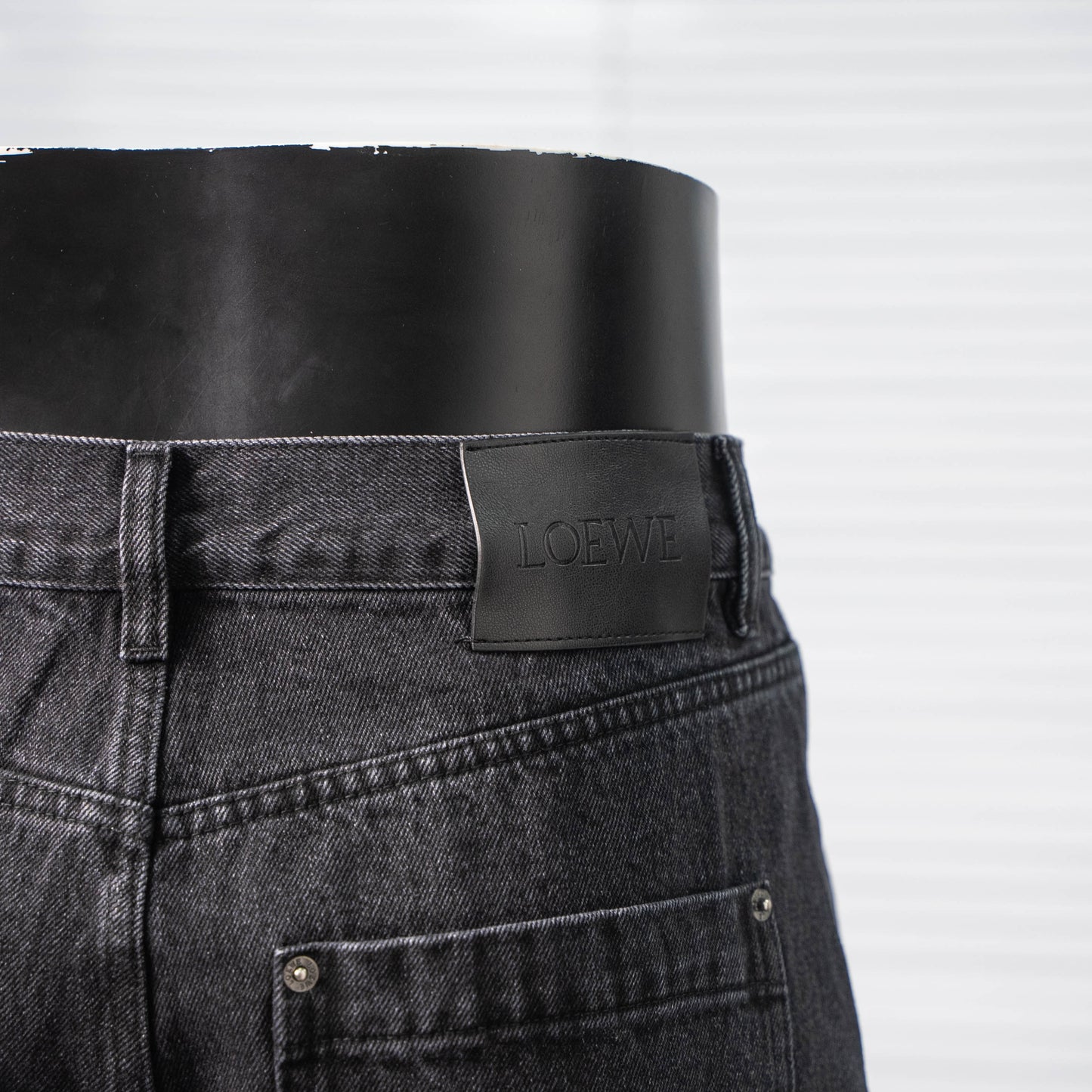 LOEWE ANAGRAM PATCH BLACK DENIM JEANS – 1:1 HIGH END