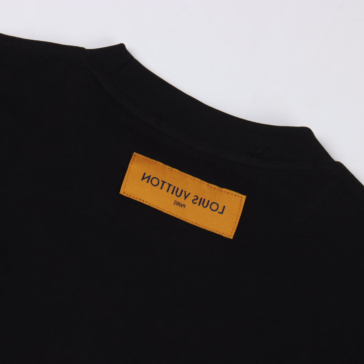 LOUIS VUITTON T-SHIRT - SUPER CLONE