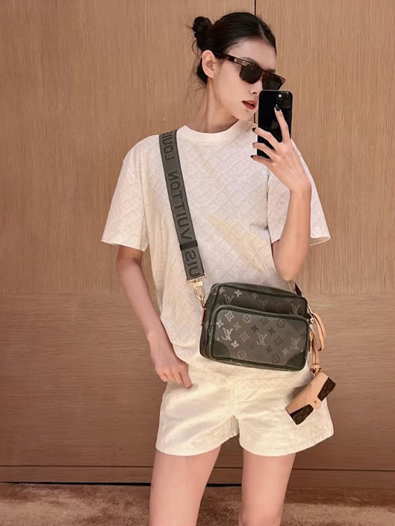 LOUIS VUITTON T-SHIRT - SUPER CLONE