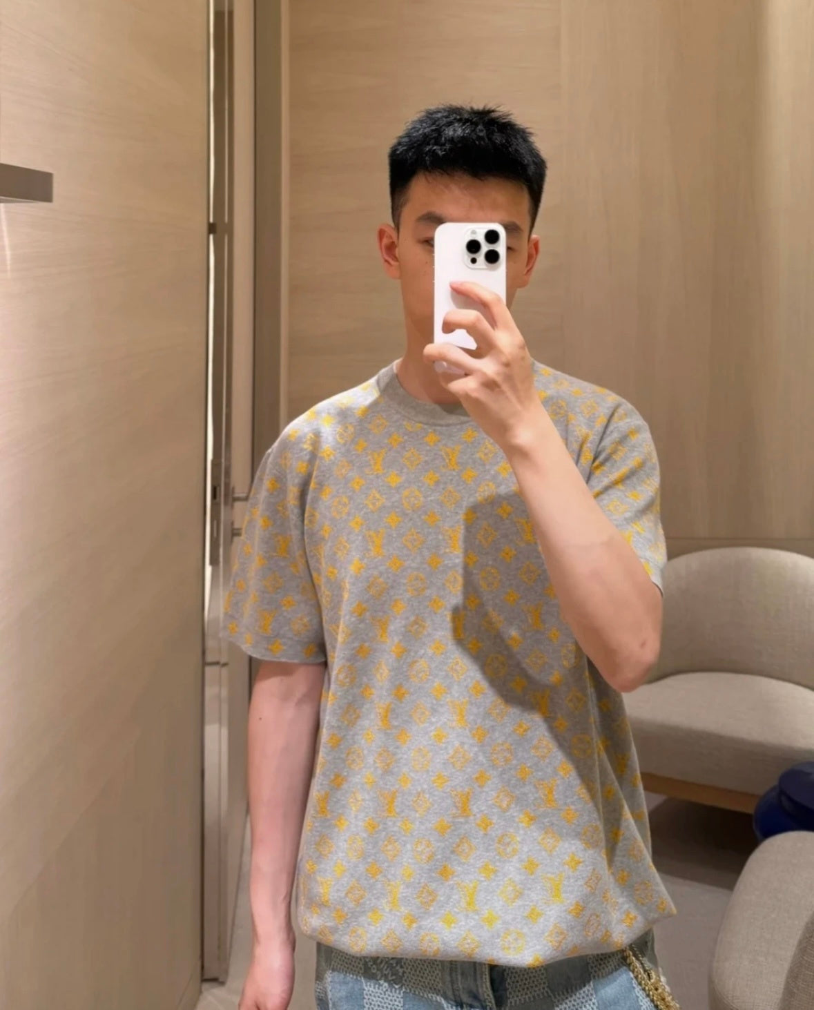 LOUIS VUITTON T-SHIRT - SUPER CLONE