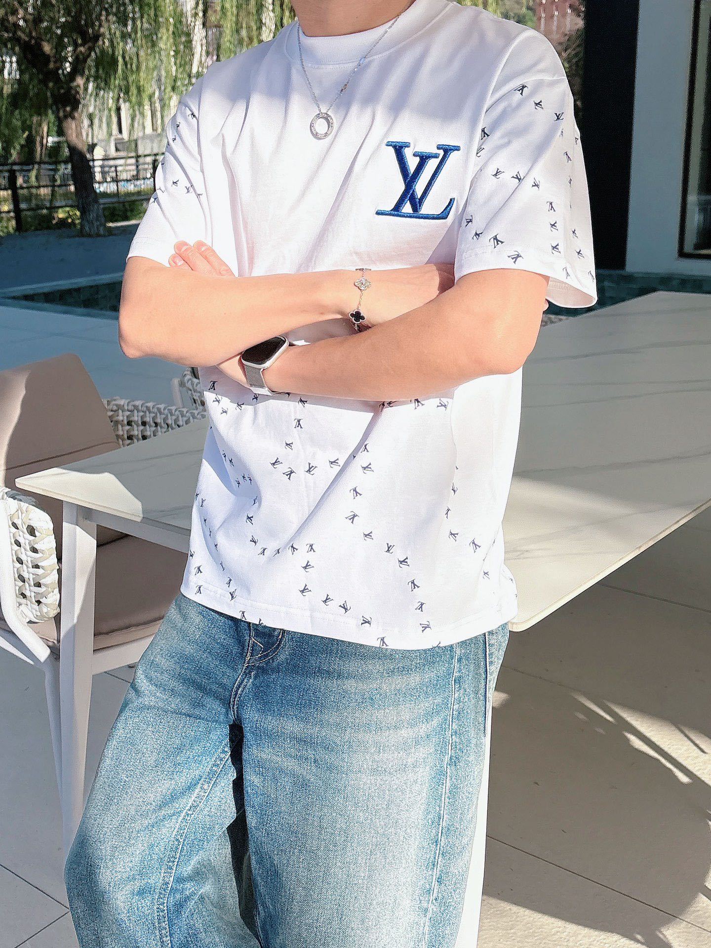 LOUIS VUITTON T-SHIRT - SUPER CLONE