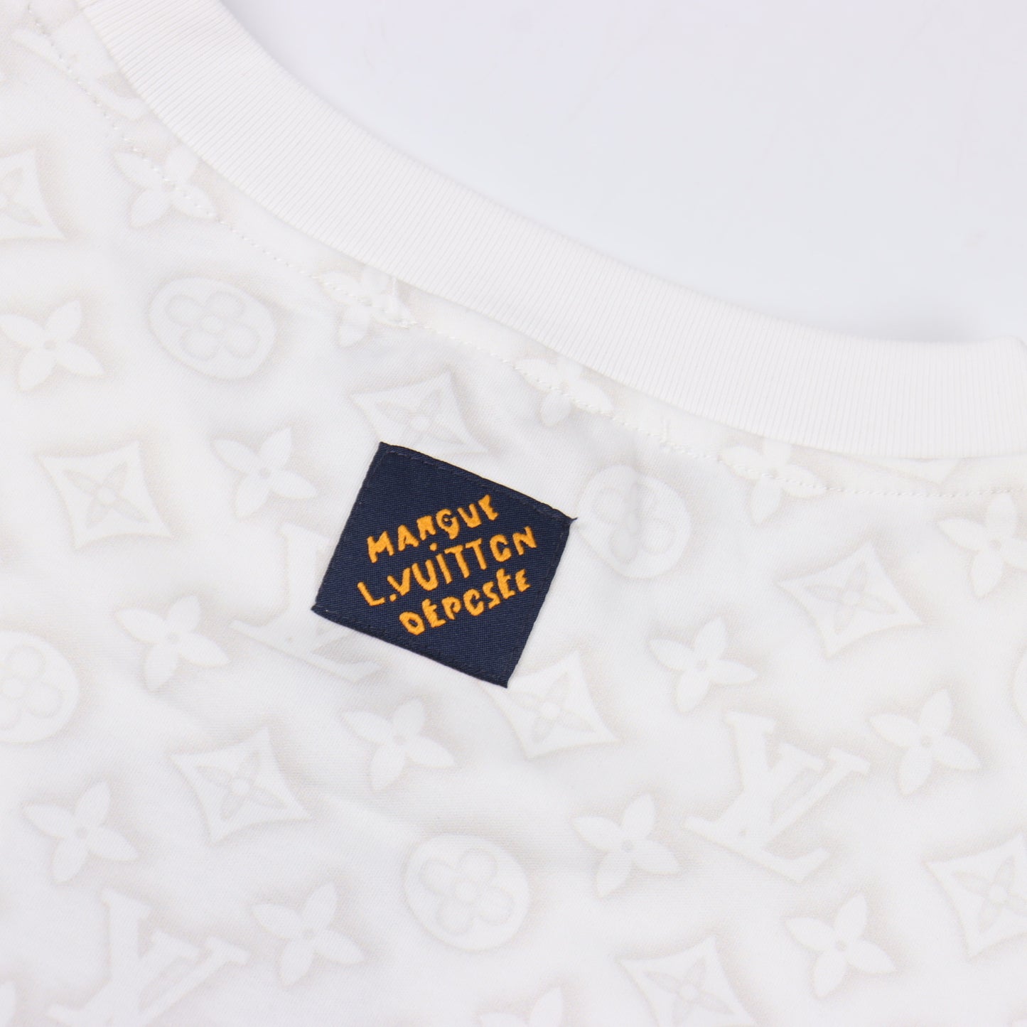 LOUIS VUITTON T-SHIRT - SUPER CLONE