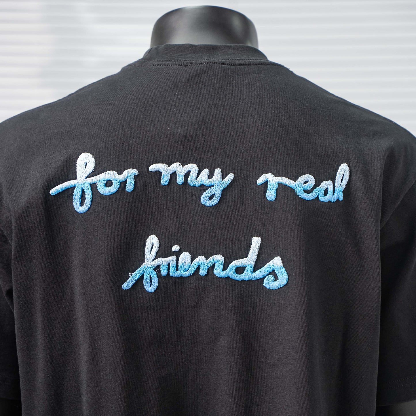 DIOR GRADIENT GRAFFITI EMBROIDERY T-SHIRT– 1:1 HIGH END