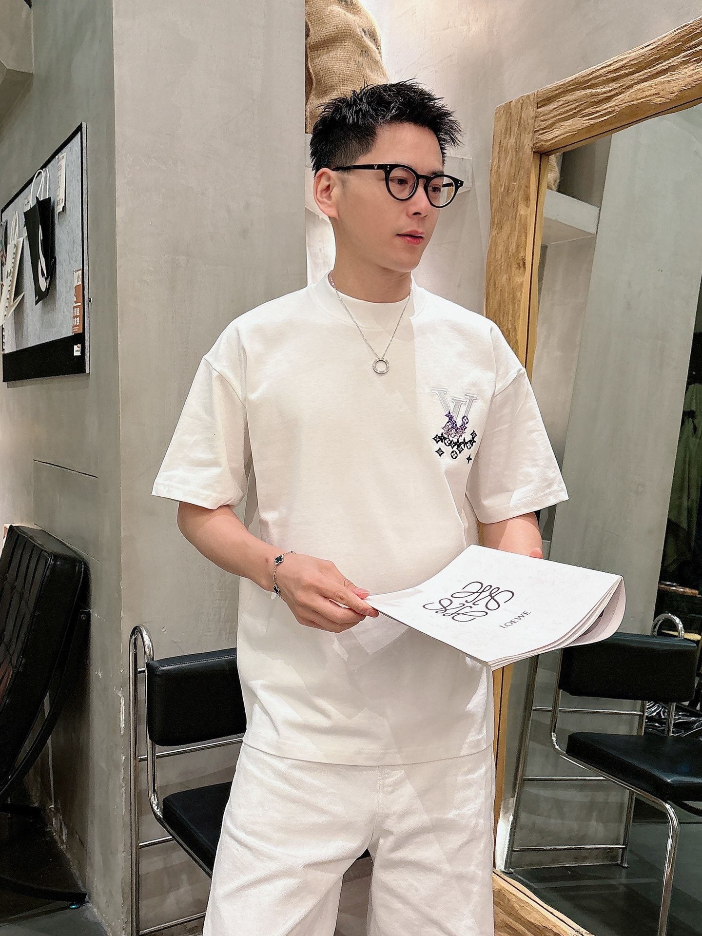 LOUIS VUITTON T-SHIRT - SUPER CLONE