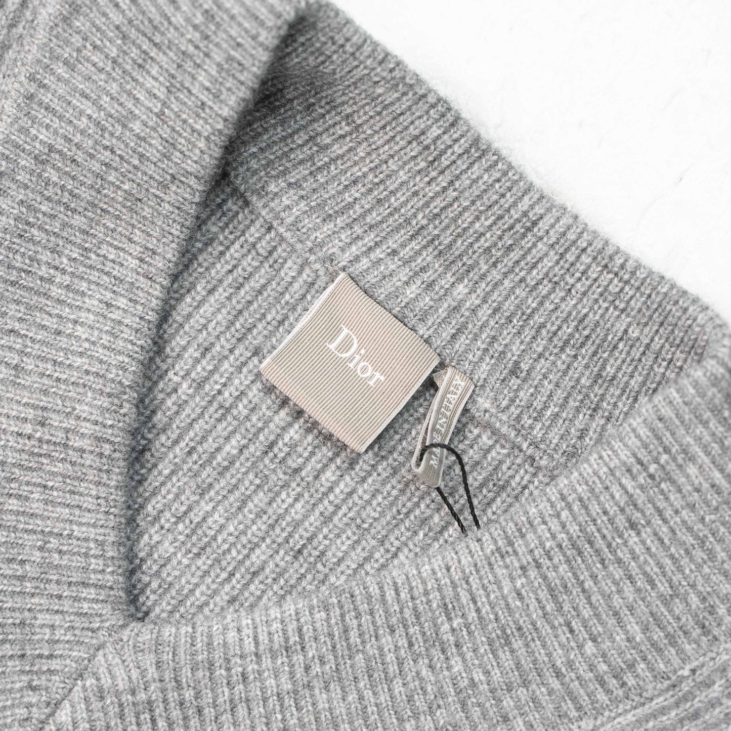 DIOR CD V-NECK WOOL SWEATER – 1:1 HIGH END