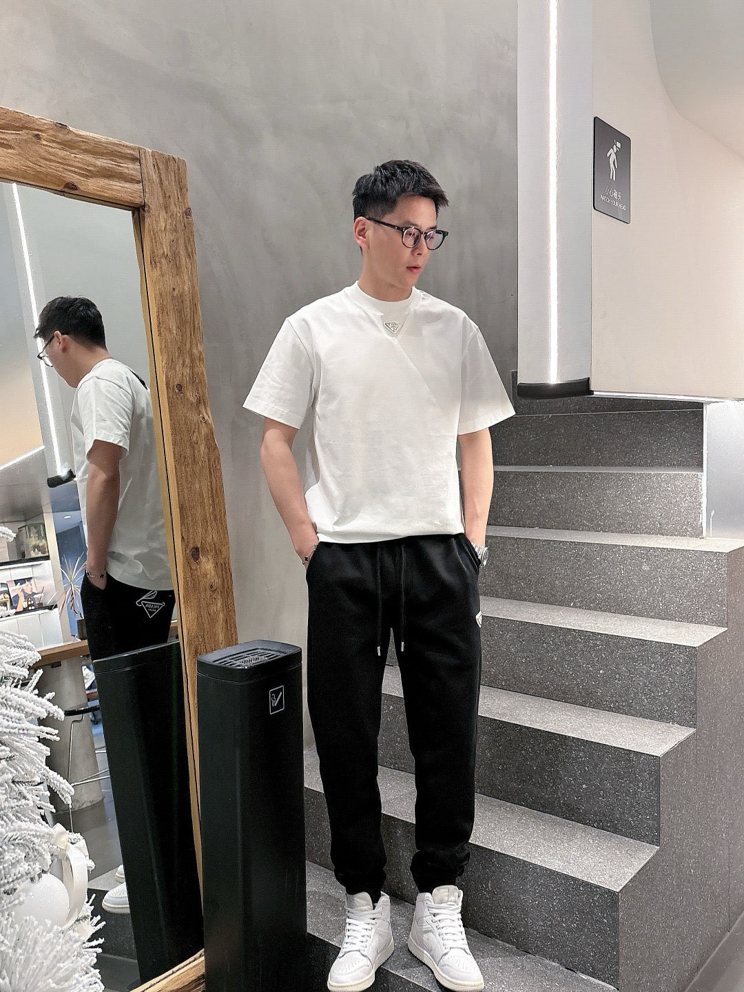 PRADA 2025SS INVERTED TRIANGLE CONTRAST POCKET TRACK PANTS – 1:1 HIGH END